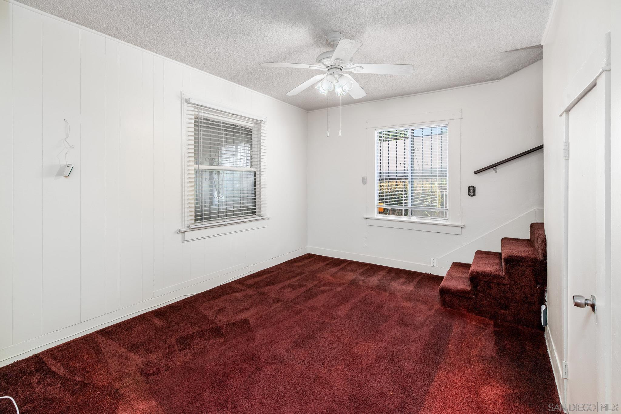 Detail Gallery Image 4 of 39 For 2925  Franklin Ave, San Diego,  CA 92113 - 7 Beds | 3/1 Baths