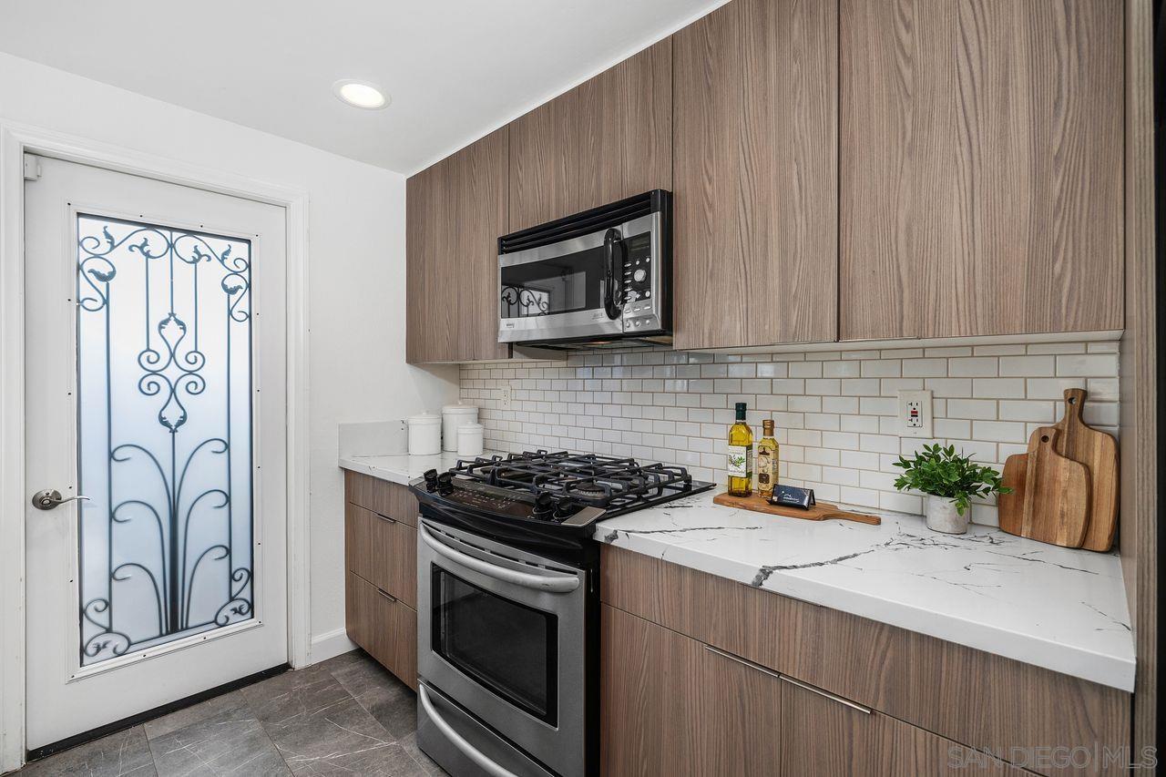 Detail Gallery Image 14 of 41 For 4062  Mount Acadia, San Diego,  CA 92111 - 2 Beds | 1/1 Baths