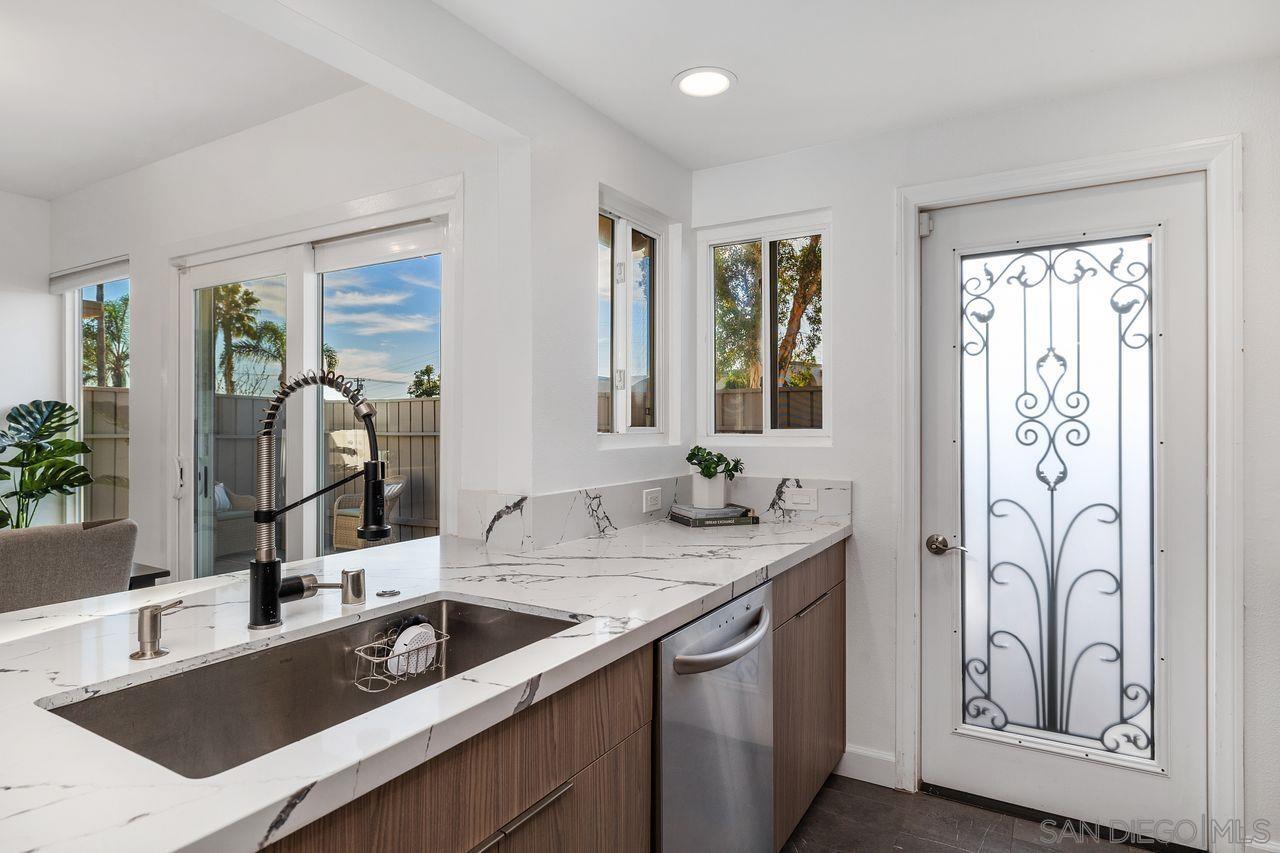 Detail Gallery Image 15 of 41 For 4062  Mount Acadia, San Diego,  CA 92111 - 2 Beds | 1/1 Baths