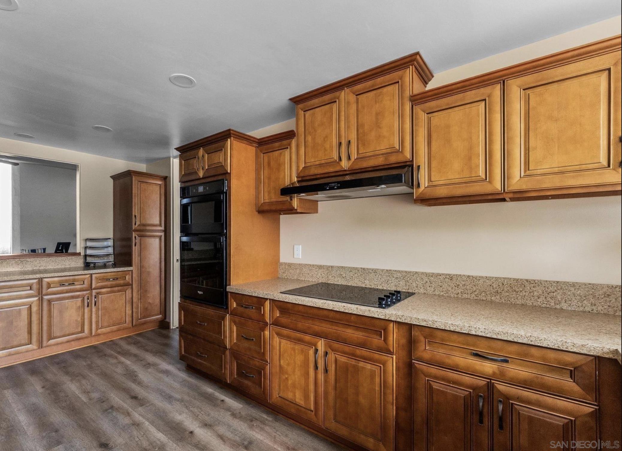 Detail Gallery Image 38 of 41 For 4062  Mount Acadia, San Diego,  CA 92111 - 2 Beds | 1/1 Baths