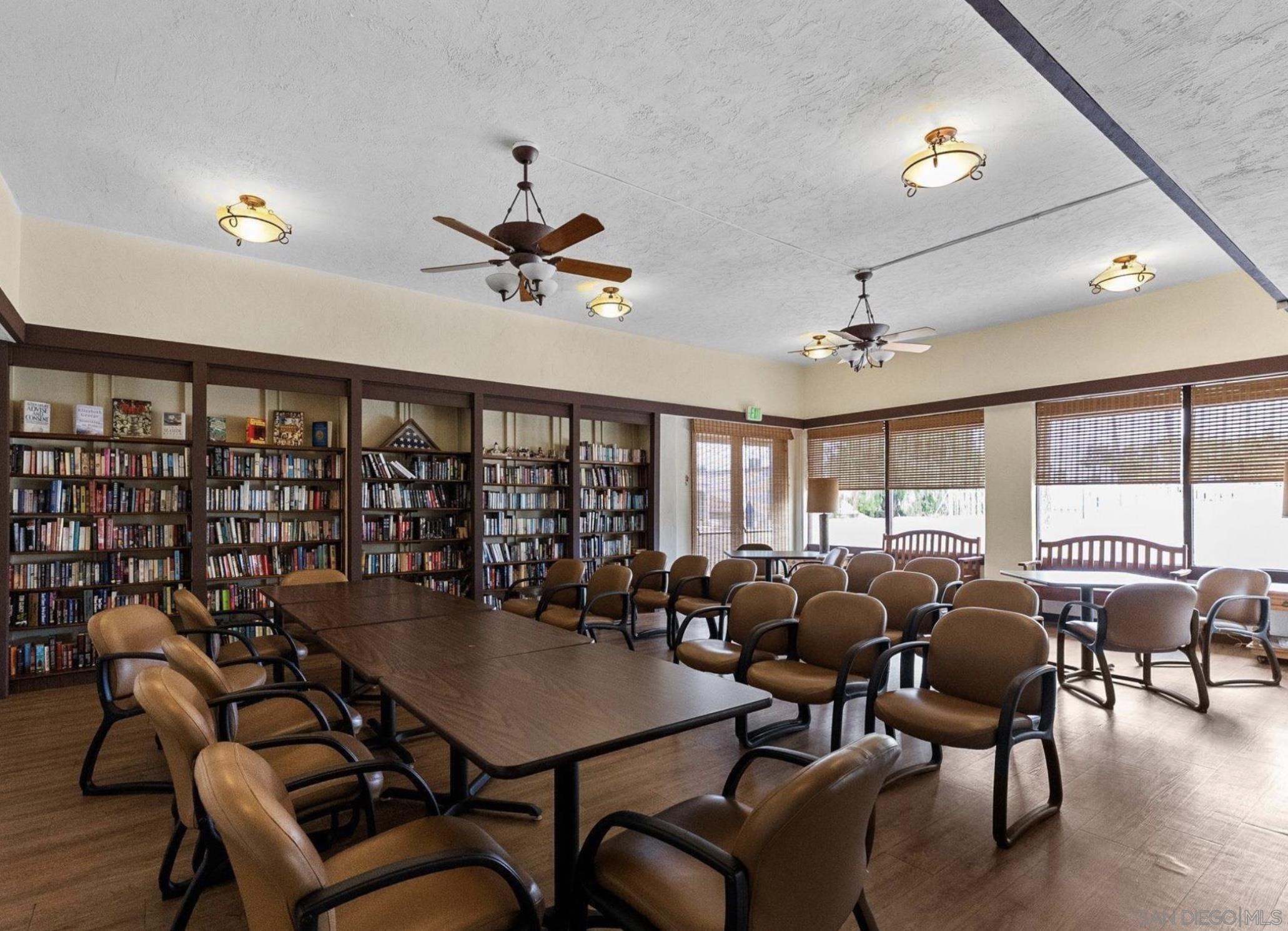 Detail Gallery Image 39 of 41 For 4062  Mount Acadia, San Diego,  CA 92111 - 2 Beds | 1/1 Baths