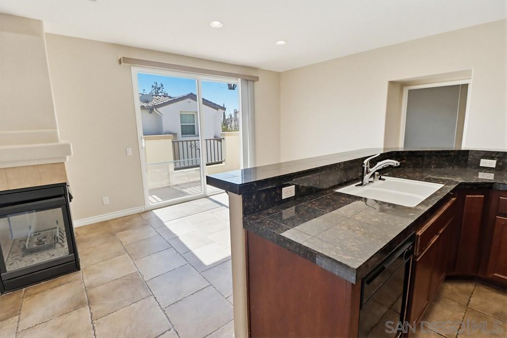Detail Gallery Image 16 of 50 For 1461  Caminito Sardinia  #1,  Chula Vista,  CA 91915 - 3 Beds | 2 Baths