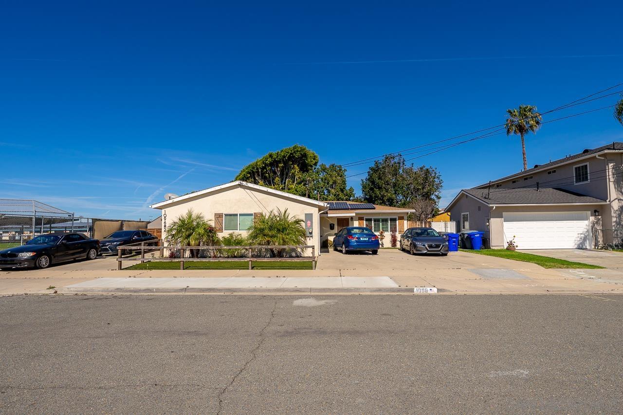 Detail Gallery Image 6 of 22 For 1096  Grove Avenue, Imperial Beach,  CA 91932 - 5 Beds | 3 Baths