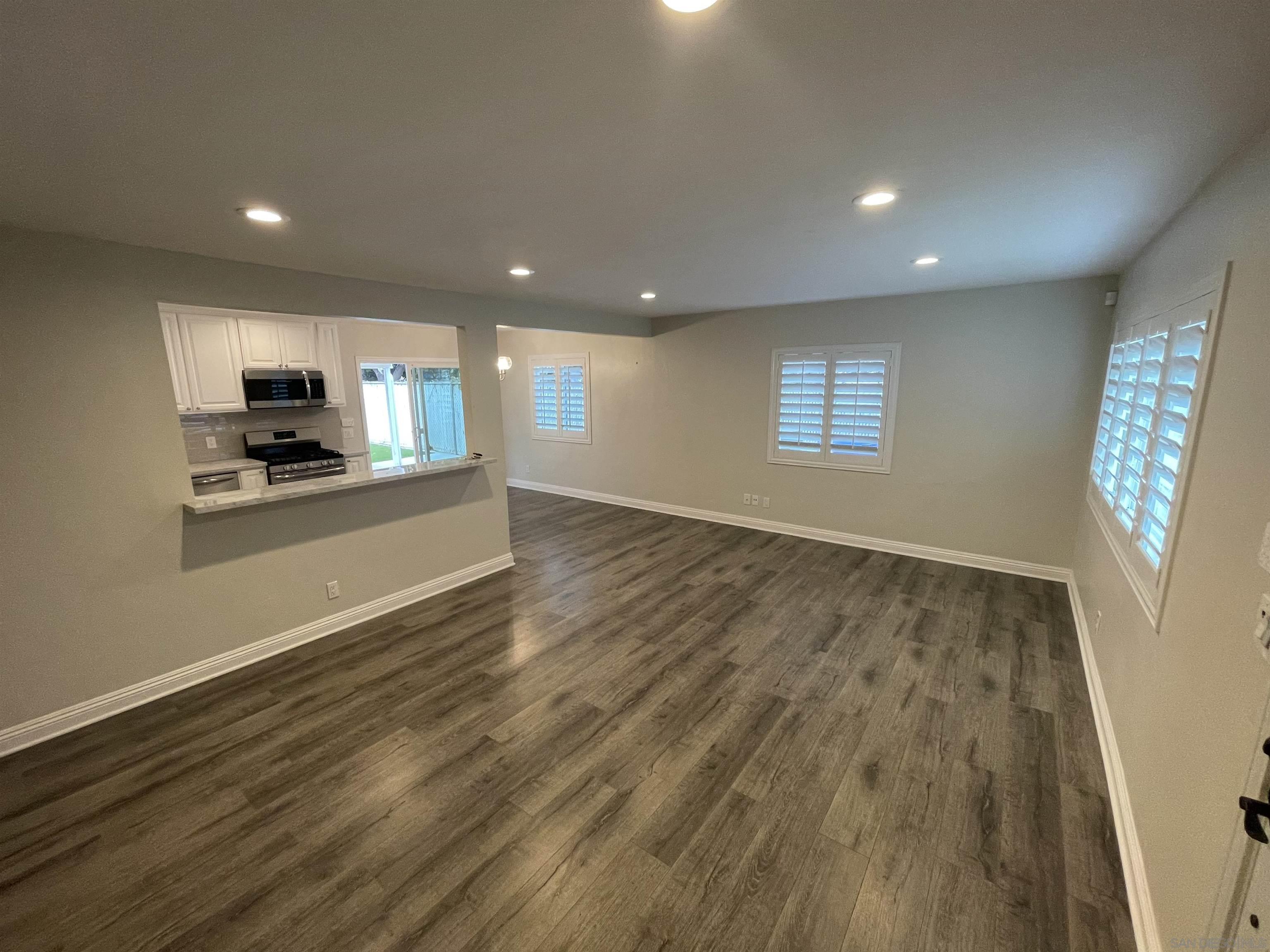 Detail Gallery Image 8 of 22 For 1096  Grove Avenue, Imperial Beach,  CA 91932 - 5 Beds | 3 Baths