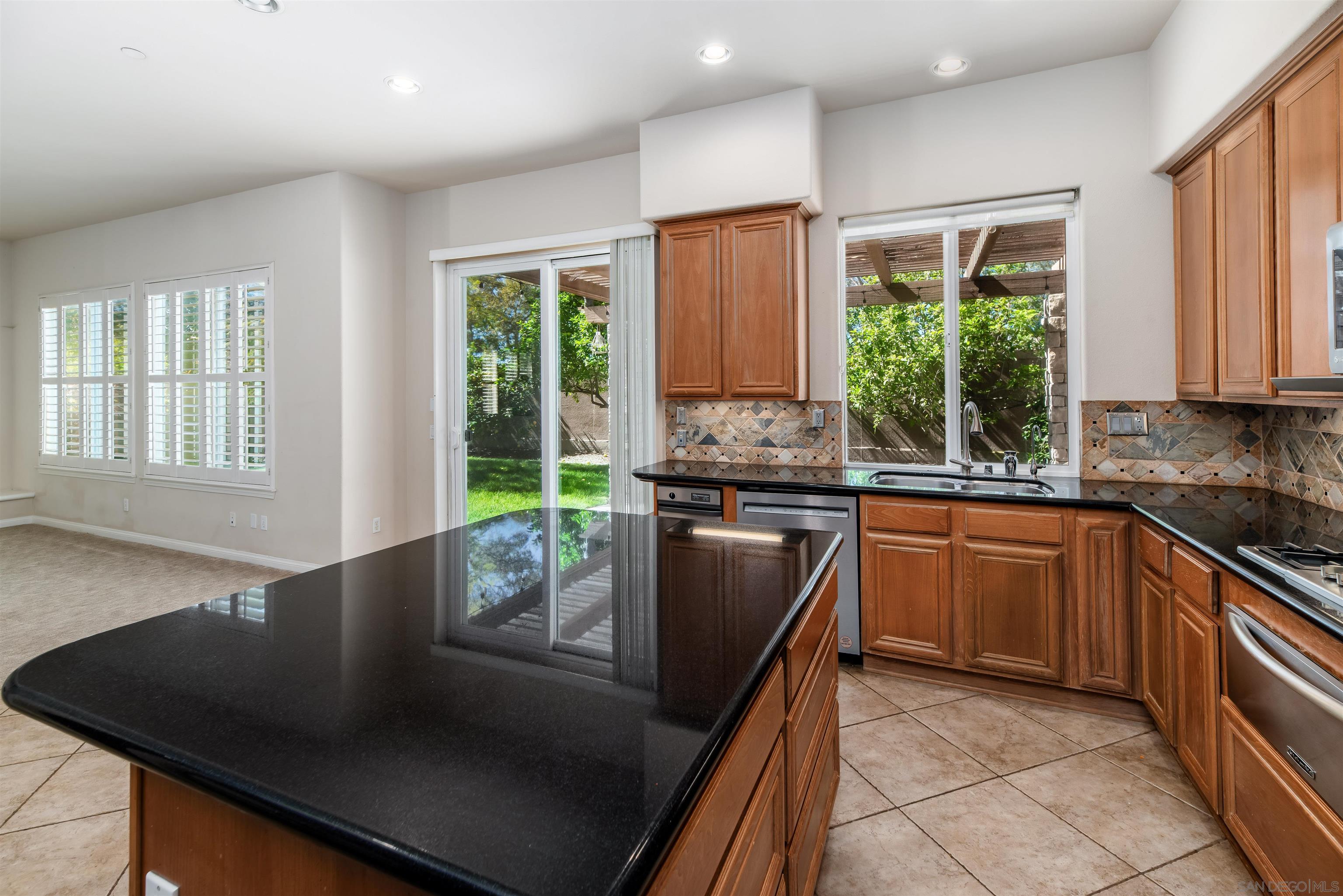 Detail Gallery Image 10 of 22 For 16244  Palomino Mesa Ct., San Diego,  CA 92127 - 5 Beds | 3 Baths