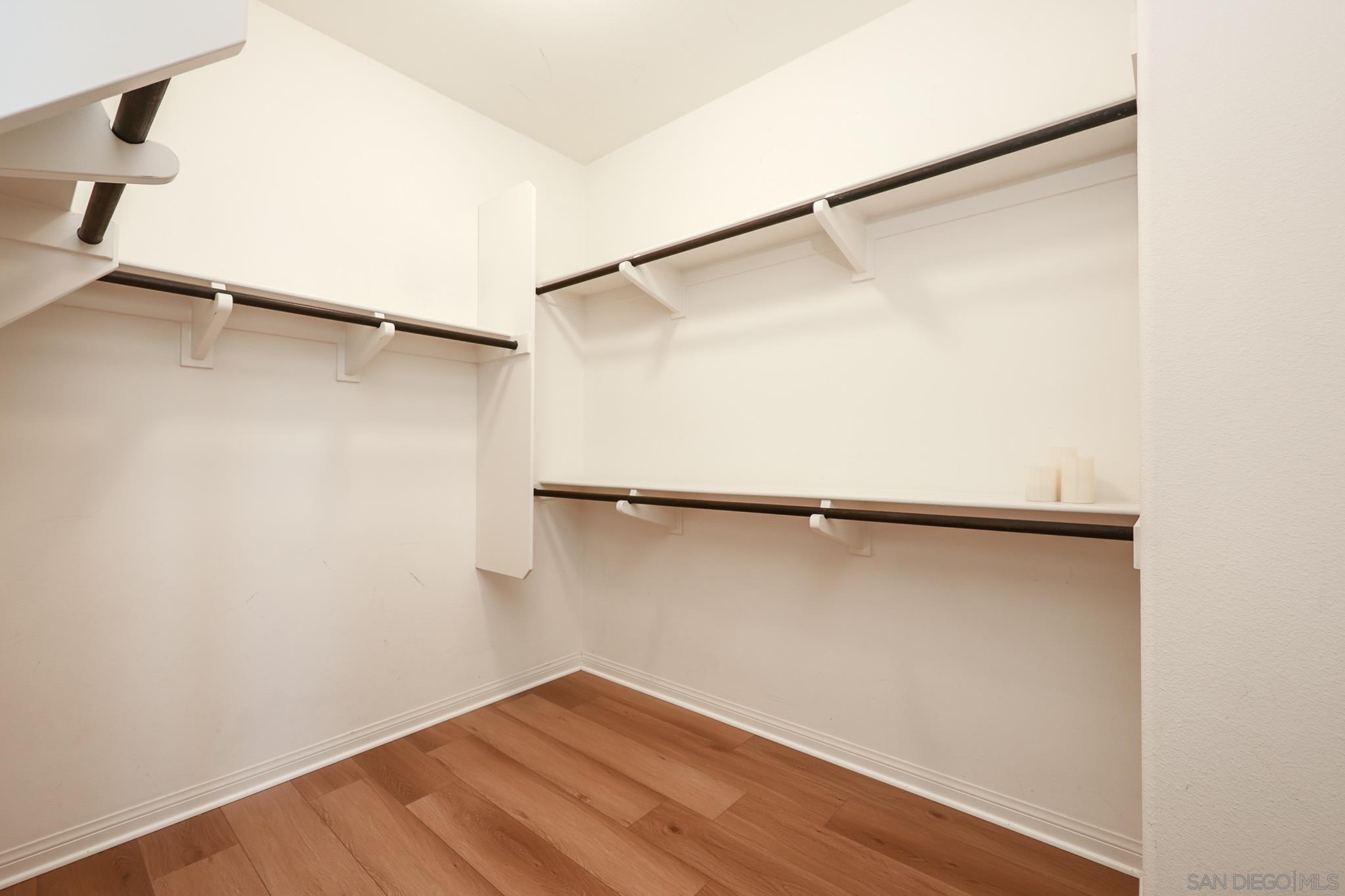 Detail Gallery Image 12 of 36 For 15965  Parkview Loop, San Diego,  CA 92127 - 3 Beds | 2/1 Baths