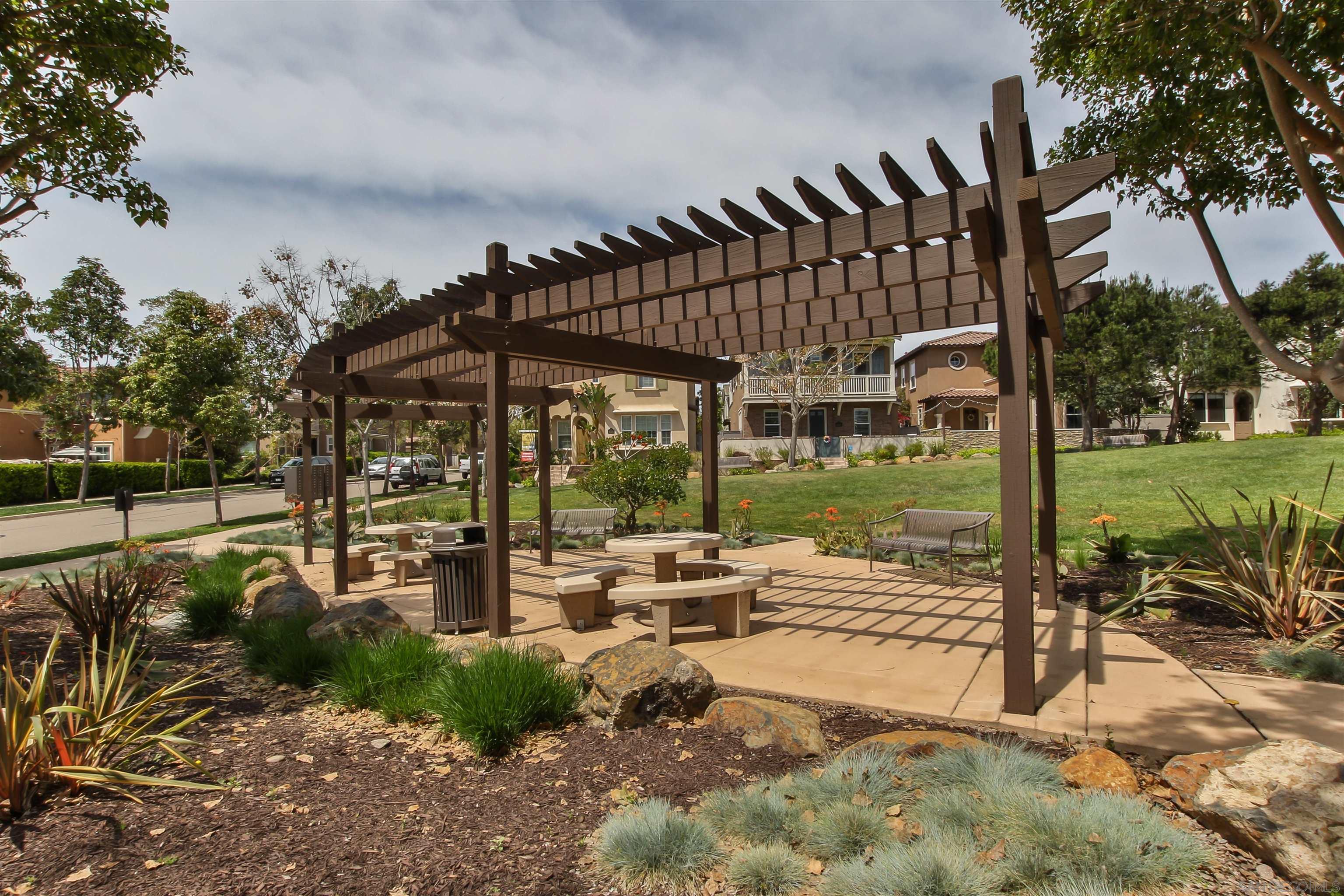 Detail Gallery Image 29 of 36 For 15965  Parkview Loop, San Diego,  CA 92127 - 3 Beds | 2/1 Baths