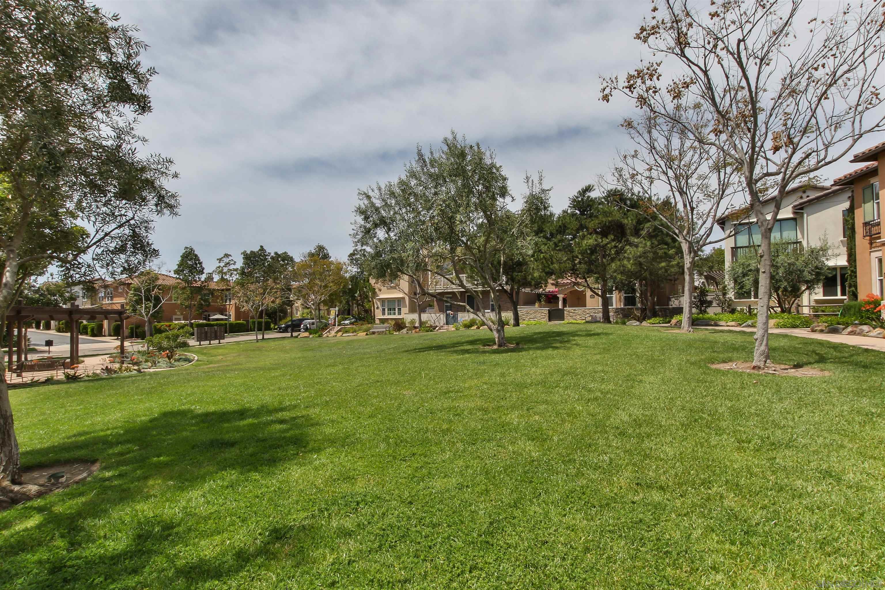 Detail Gallery Image 32 of 36 For 15965  Parkview Loop, San Diego,  CA 92127 - 3 Beds | 2/1 Baths