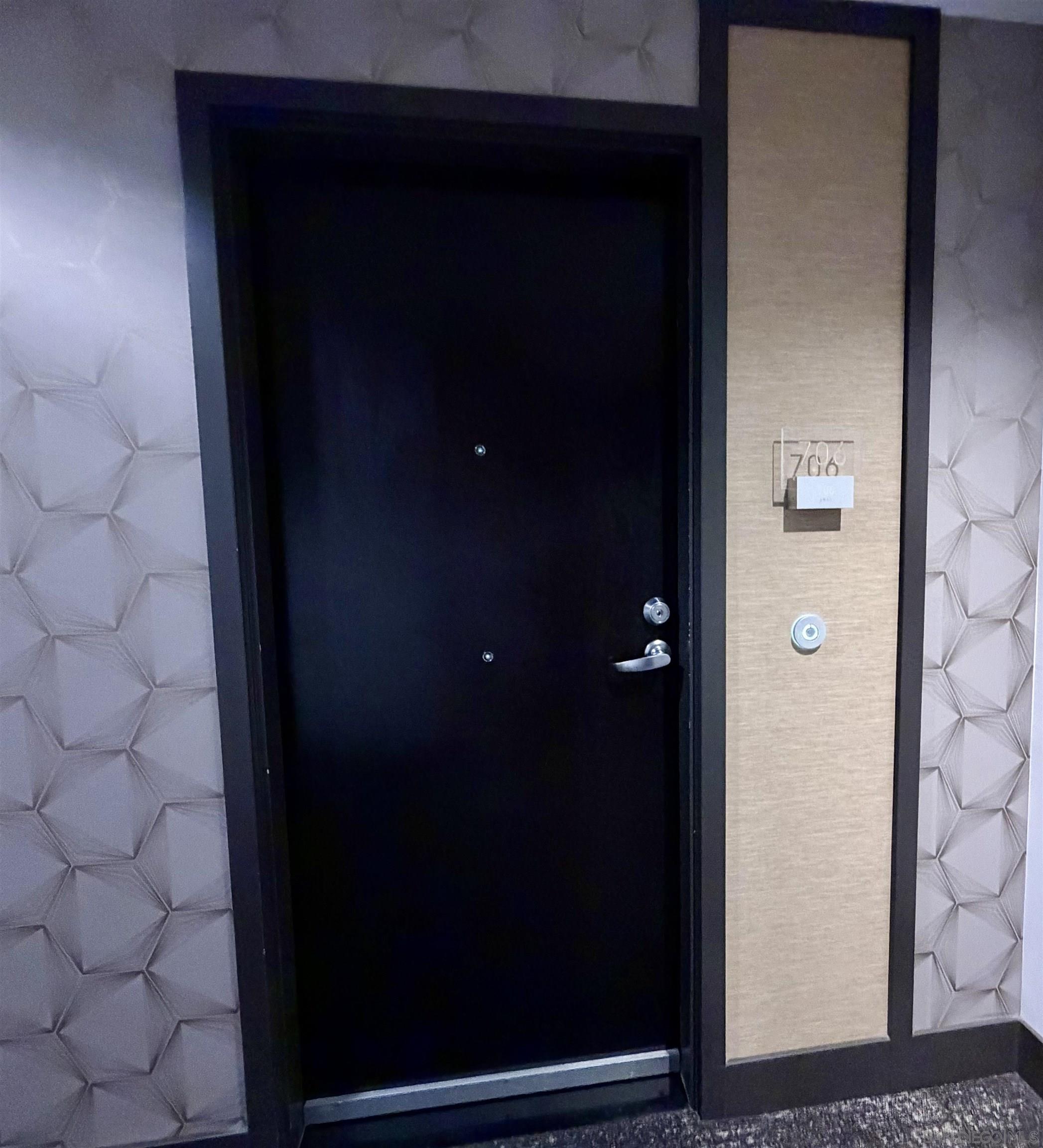 Detail Gallery Image 2 of 13 For 1262  Kettner   706, San Diego,  CA 92101 - 2 Beds | 2 Baths