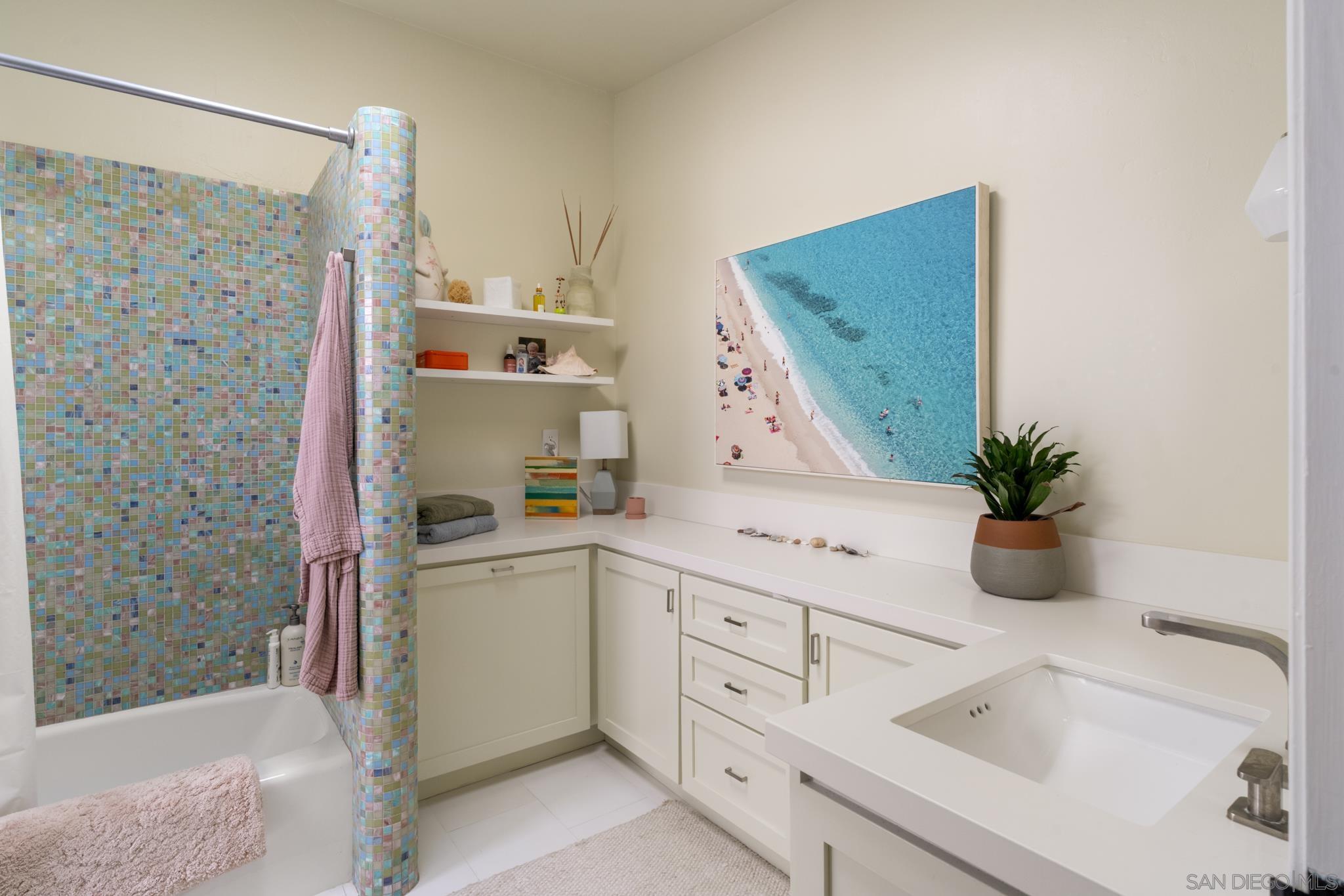 Detail Gallery Image 11 of 30 For 1370  Neptune, Encinitas,  CA 92024 - 4 Beds | 4/1 Baths