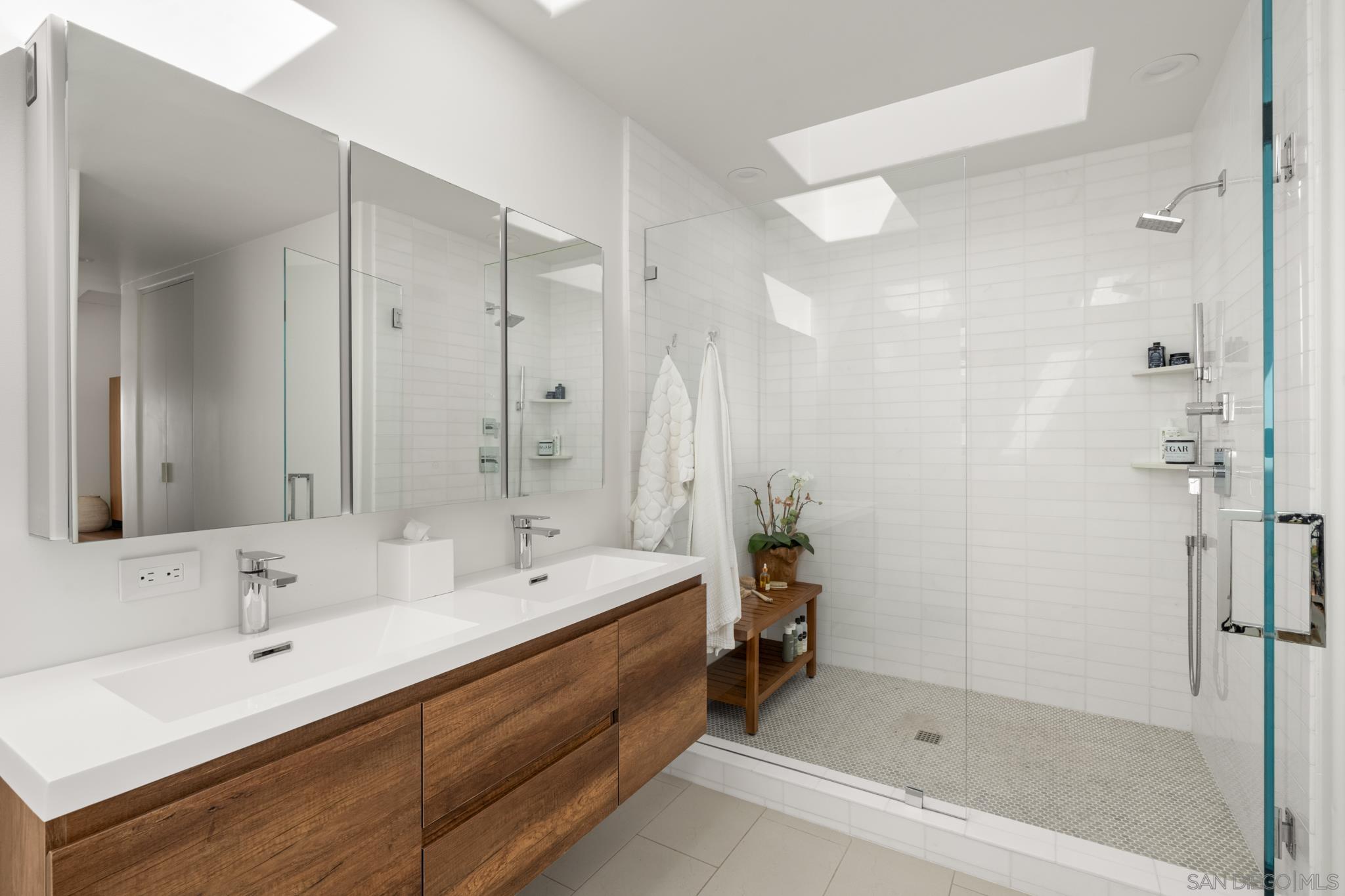 Detail Gallery Image 9 of 30 For 1370  Neptune, Encinitas,  CA 92024 - 4 Beds | 4/1 Baths