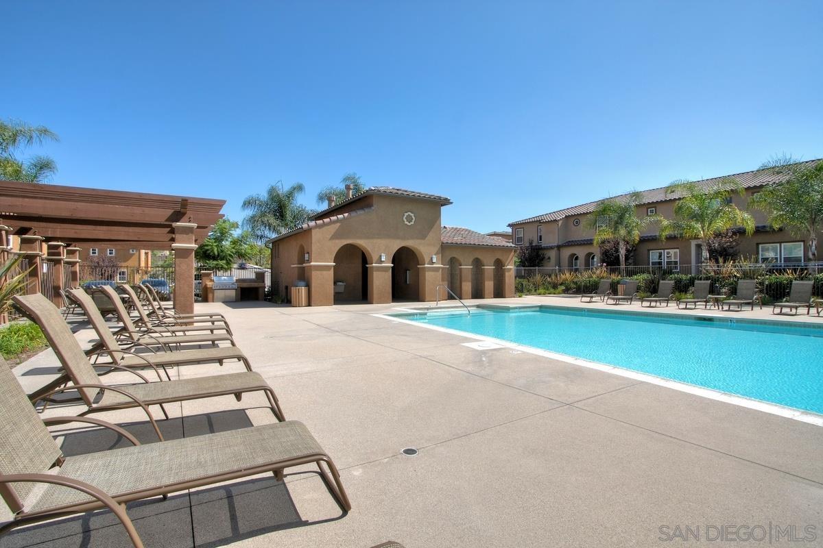 Detail Gallery Image 28 of 36 For 17070  Calle Trevino  #3,  San Diego,  CA 92127 - 3 Beds | 3/1 Baths