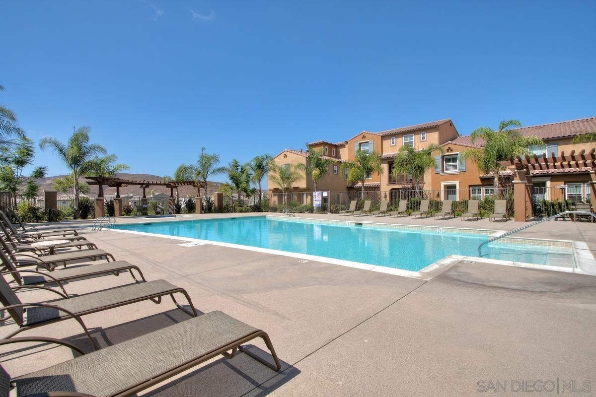 Detail Gallery Image 30 of 36 For 17070  Calle Trevino  #3,  San Diego,  CA 92127 - 3 Beds | 3/1 Baths