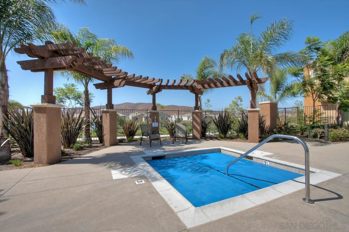 Detail Gallery Image 31 of 36 For 17070  Calle Trevino  #3,  San Diego,  CA 92127 - 3 Beds | 3/1 Baths