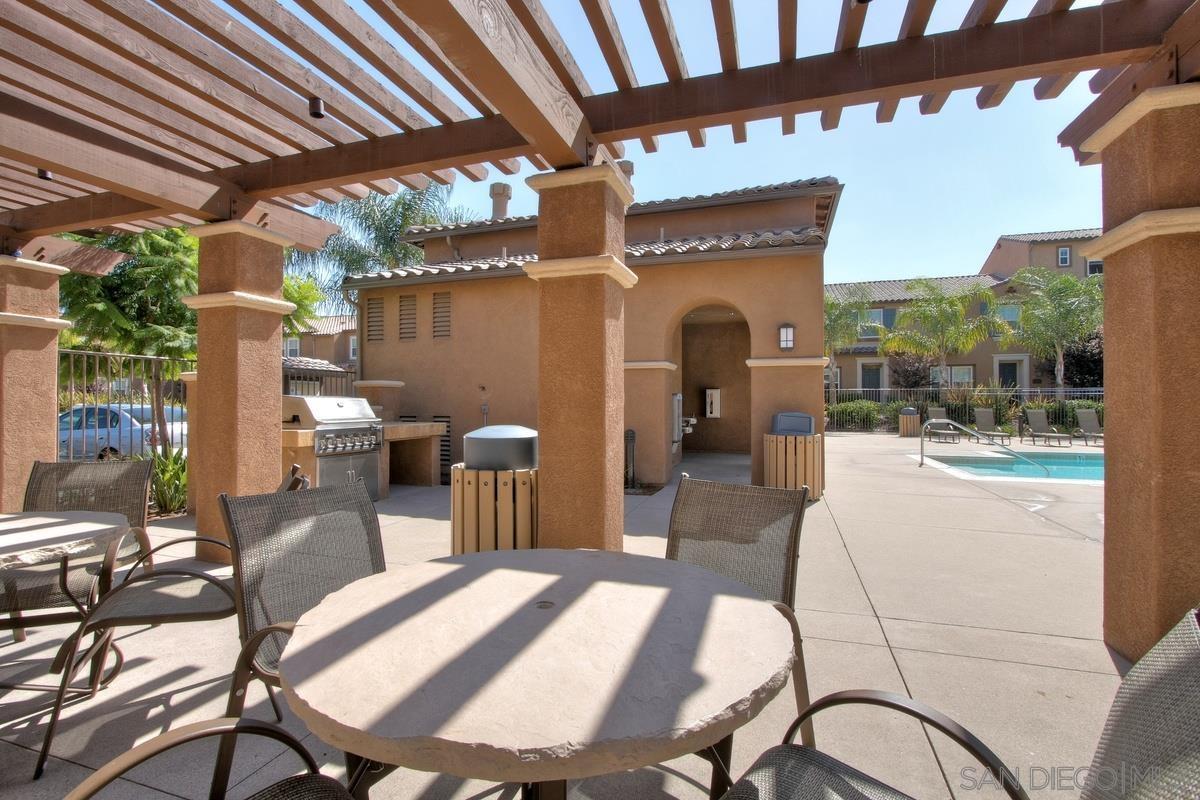 Detail Gallery Image 34 of 36 For 17070  Calle Trevino  #3,  San Diego,  CA 92127 - 3 Beds | 3/1 Baths