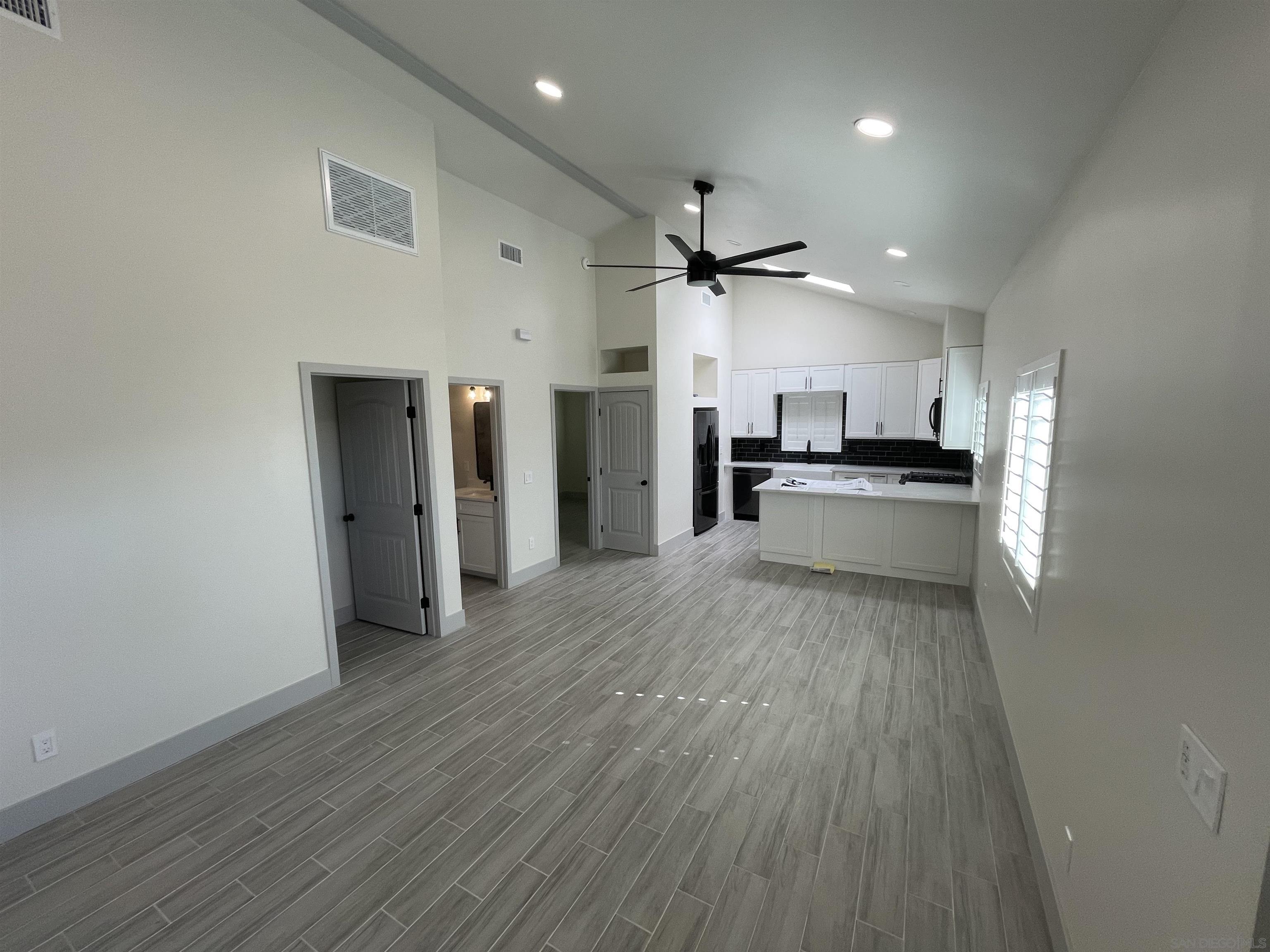 Detail Gallery Image 15 of 22 For 1096  Grove Avenue, Imperial Beach,  CA 91932 - – Beds | – Baths