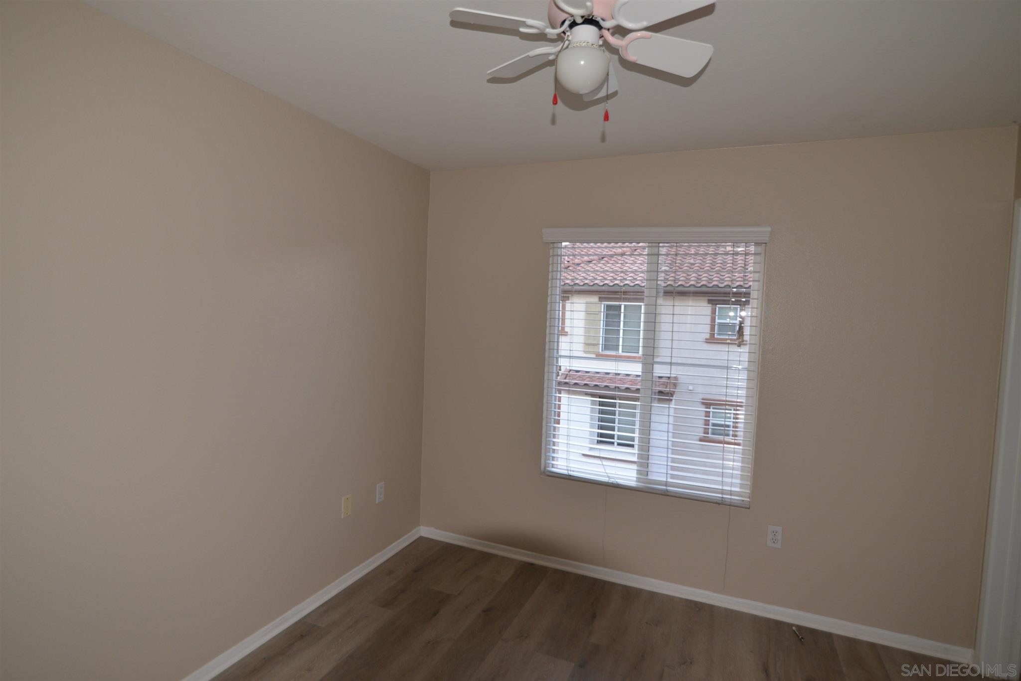 Detail Gallery Image 13 of 20 For 2144  Caminito Elda  92, Chula Vista,  CA 91915 - 4 Beds | 3 Baths