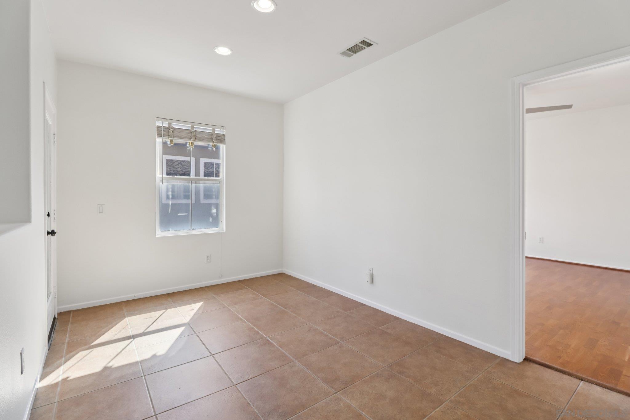 Detail Gallery Image 11 of 41 For 7895  via Montebello  #1,  San Diego,  CA 92129 - 2 Beds | 1/1 Baths