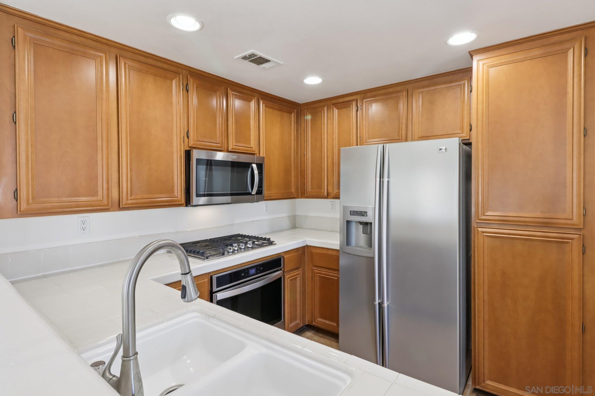 Detail Gallery Image 14 of 41 For 7895  via Montebello  #1,  San Diego,  CA 92129 - 2 Beds | 1/1 Baths