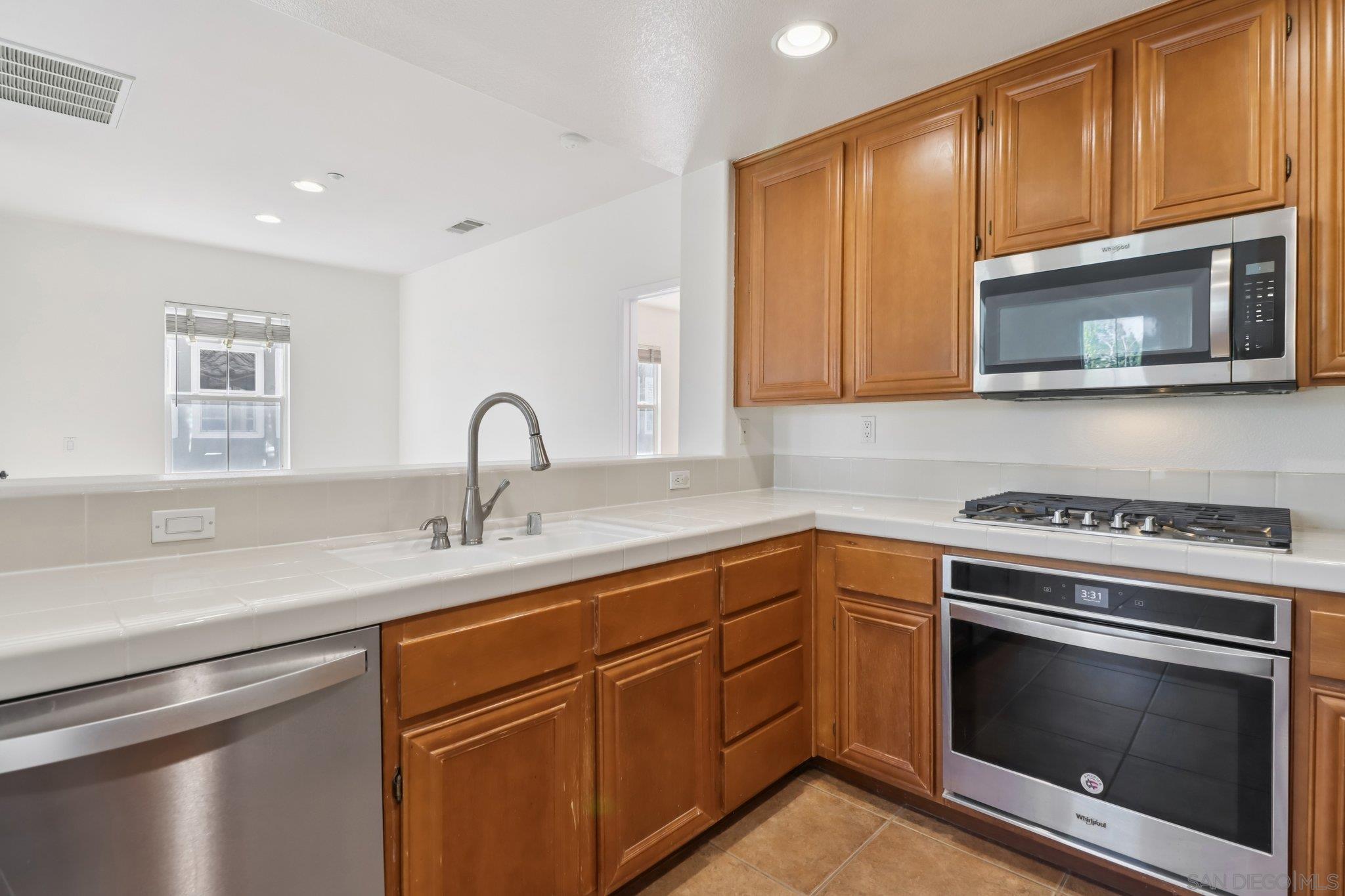 Detail Gallery Image 15 of 41 For 7895  via Montebello  #1,  San Diego,  CA 92129 - 2 Beds | 1/1 Baths