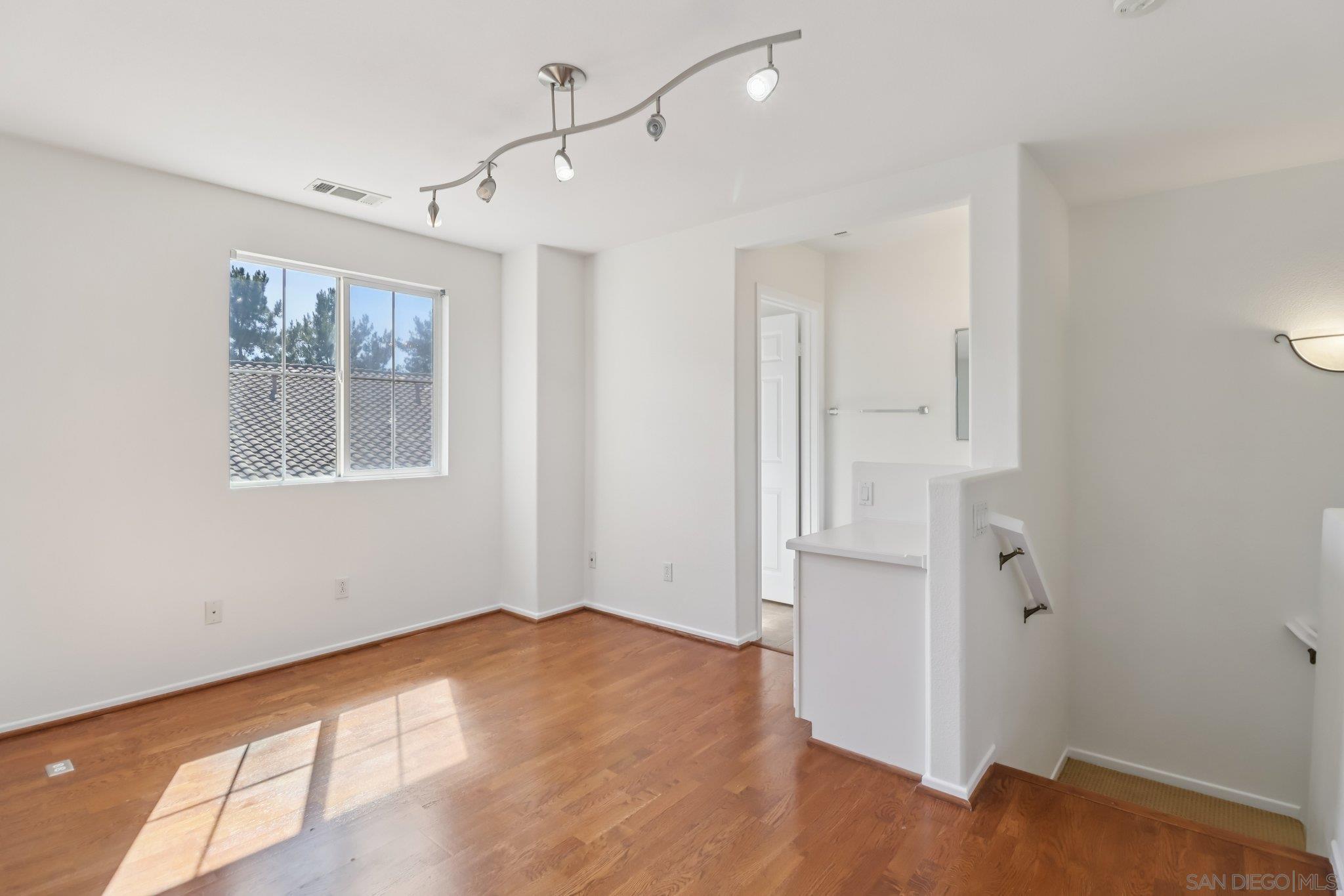 Detail Gallery Image 25 of 41 For 7895  via Montebello  #1,  San Diego,  CA 92129 - 2 Beds | 1/1 Baths