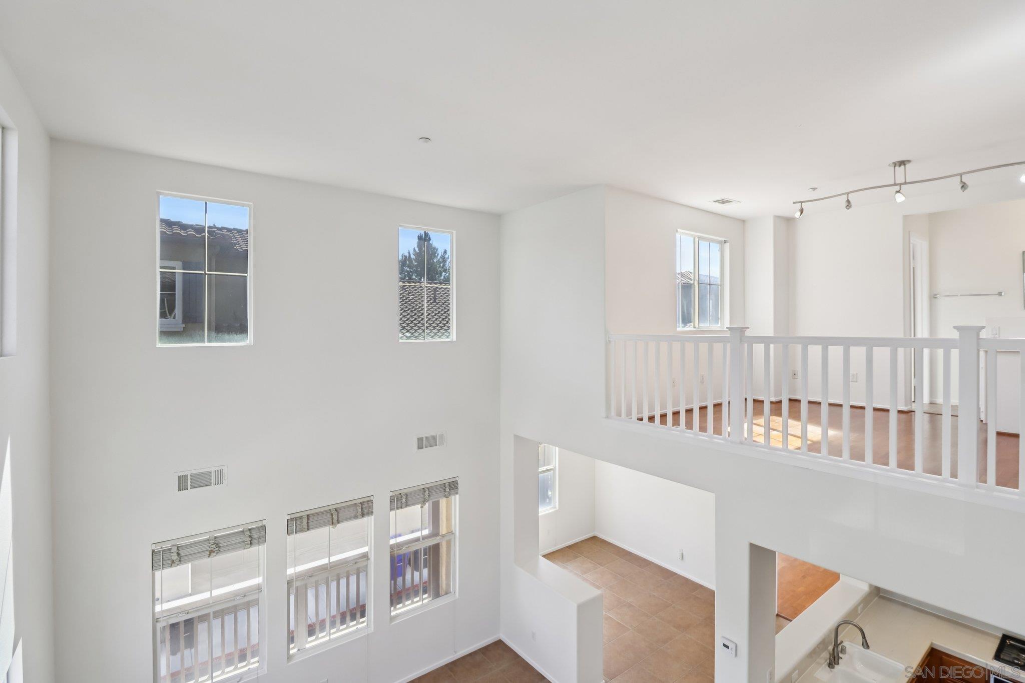 Detail Gallery Image 30 of 41 For 7895  via Montebello  #1,  San Diego,  CA 92129 - 2 Beds | 1/1 Baths