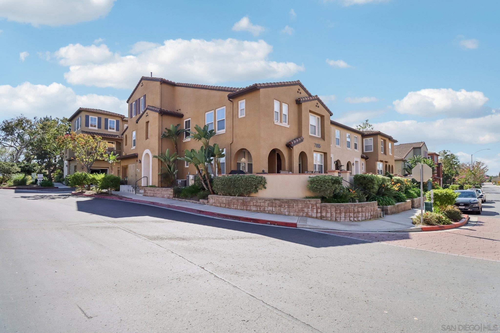 Detail Gallery Image 4 of 41 For 7895  via Montebello  #1,  San Diego,  CA 92129 - 2 Beds | 1/1 Baths