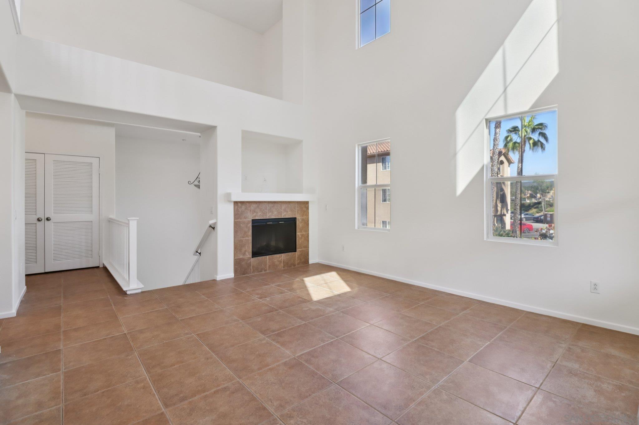 Detail Gallery Image 7 of 41 For 7895  via Montebello  #1,  San Diego,  CA 92129 - 2 Beds | 1/1 Baths