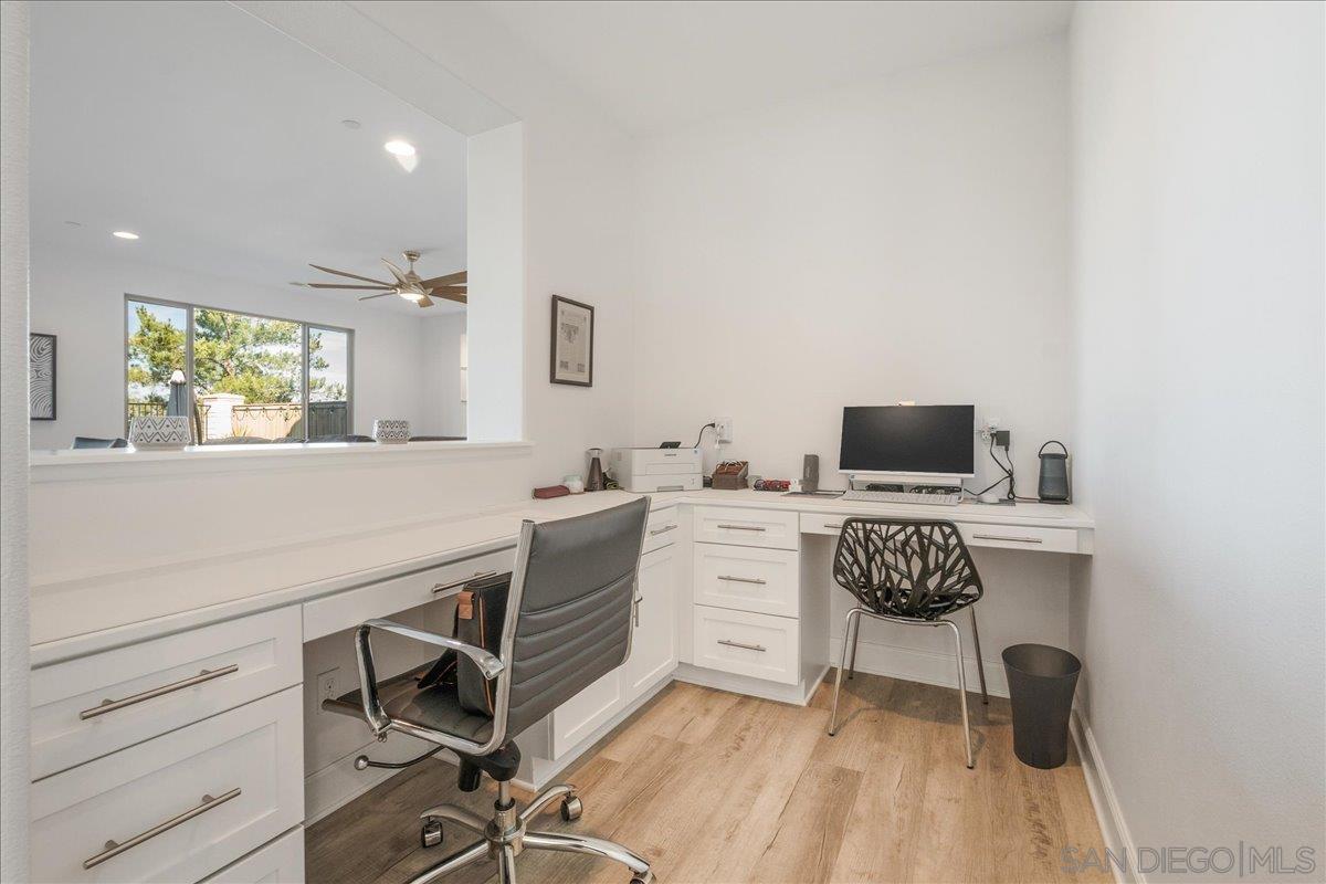 Detail Gallery Image 15 of 43 For 1517  Leonis Pl, Vista,  CA 92083 - 5 Beds | 3/1 Baths