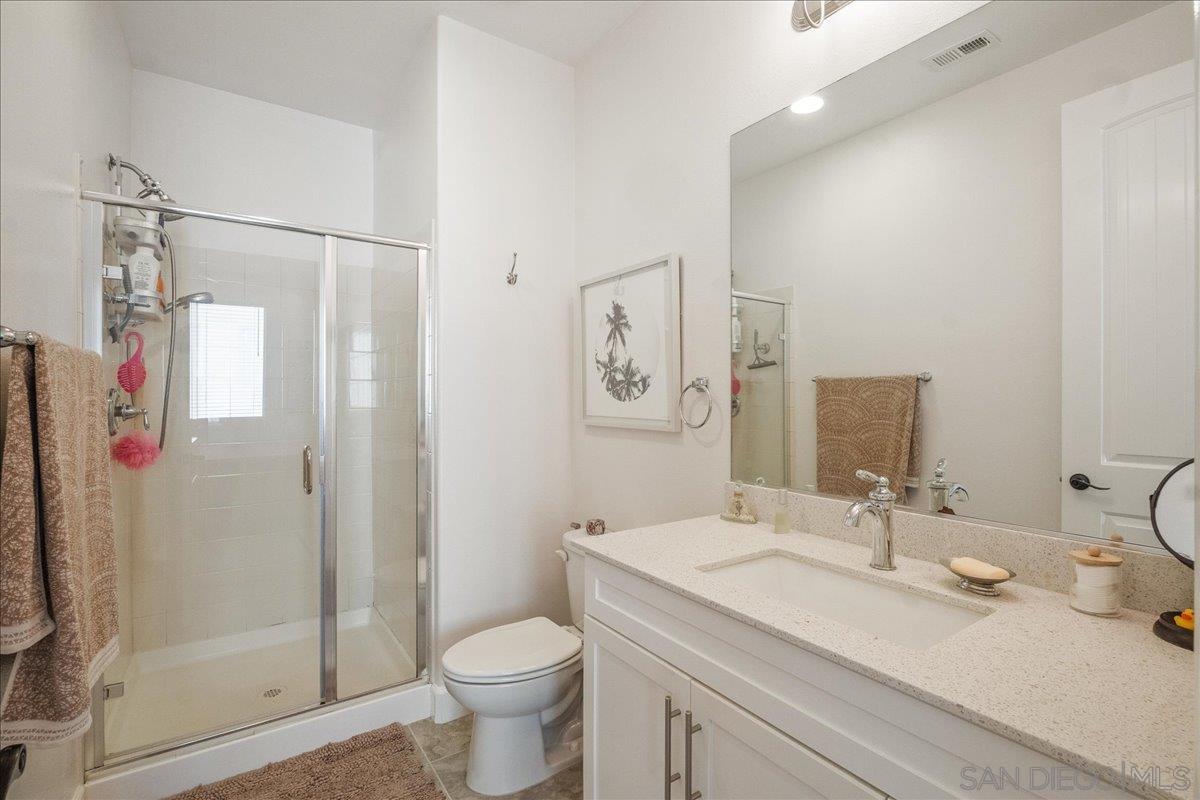 Detail Gallery Image 18 of 43 For 1517  Leonis Pl, Vista,  CA 92083 - 5 Beds | 3/1 Baths