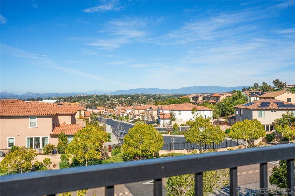 Detail Gallery Image 23 of 43 For 1517  Leonis Pl, Vista,  CA 92083 - 5 Beds | 3/1 Baths