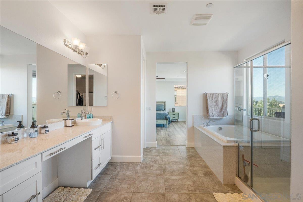 Detail Gallery Image 24 of 43 For 1517  Leonis Pl, Vista,  CA 92083 - 5 Beds | 3/1 Baths