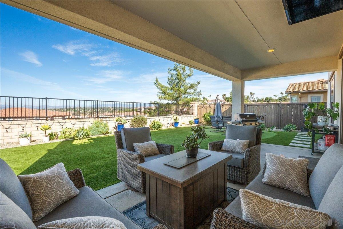 Detail Gallery Image 32 of 43 For 1517  Leonis Pl, Vista,  CA 92083 - 5 Beds | 3/1 Baths