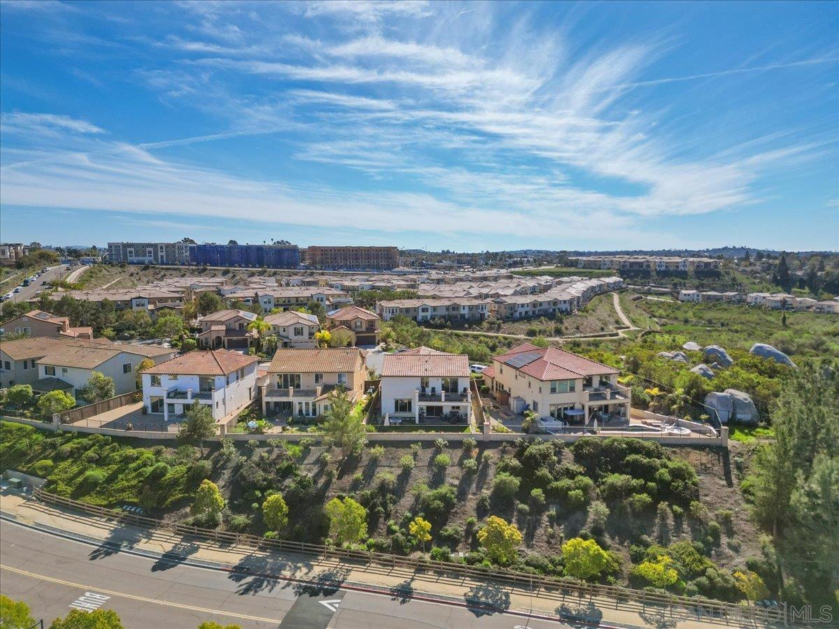 Detail Gallery Image 40 of 43 For 1517  Leonis Pl, Vista,  CA 92083 - 5 Beds | 3/1 Baths