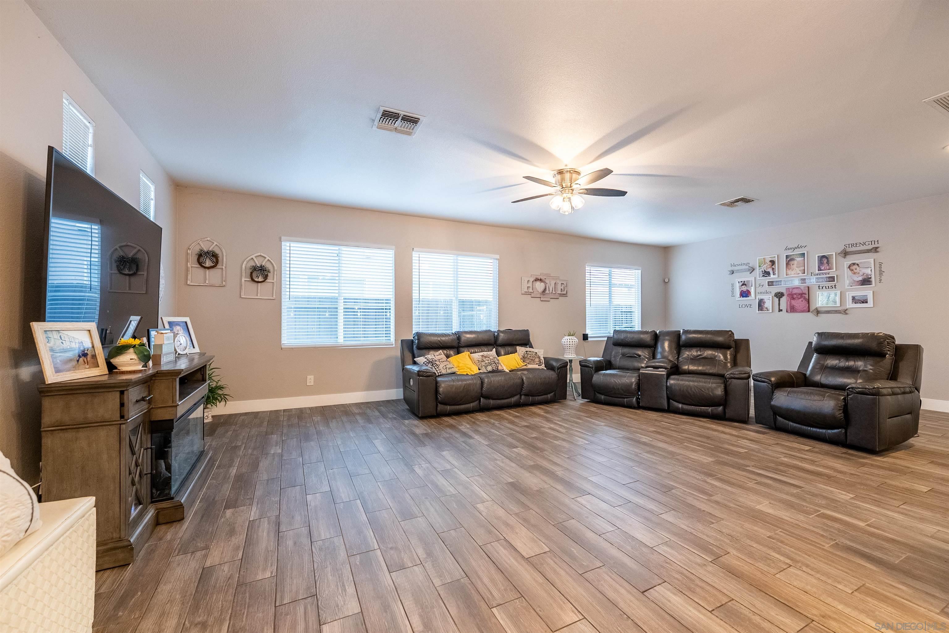 Detail Gallery Image 20 of 40 For 226  Quail Run Dr, El Centro,  CA 92243 - 4 Beds | 2/1 Baths