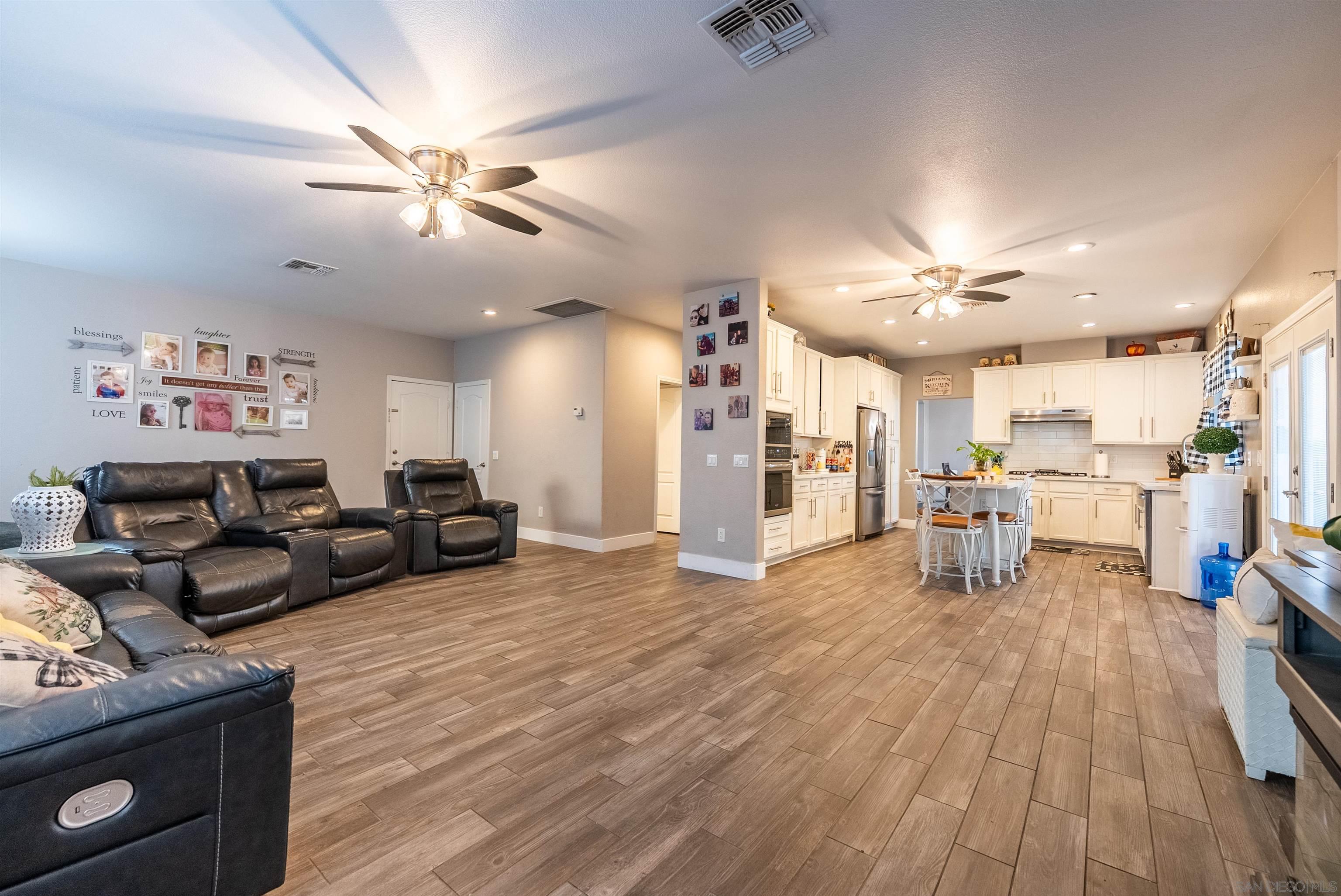 Detail Gallery Image 21 of 40 For 226  Quail Run Dr, El Centro,  CA 92243 - 4 Beds | 2/1 Baths