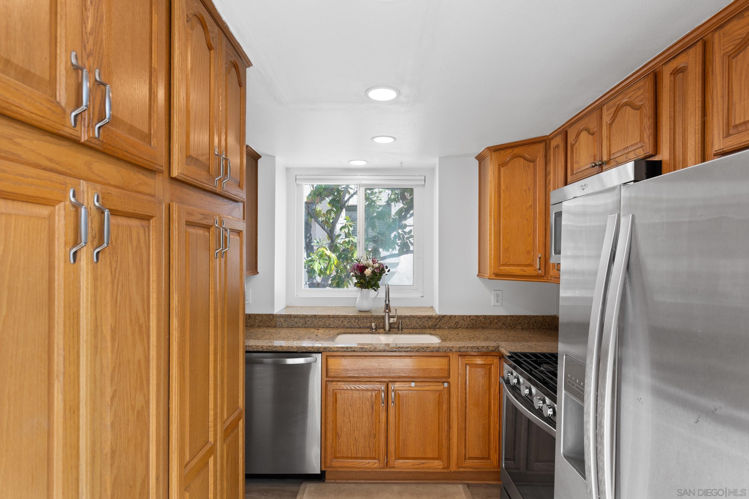 Detail Gallery Image 12 of 27 For 1504  Granite Hills Dr  a,  El Cajon,  CA 92019 - 2 Beds | 2 Baths