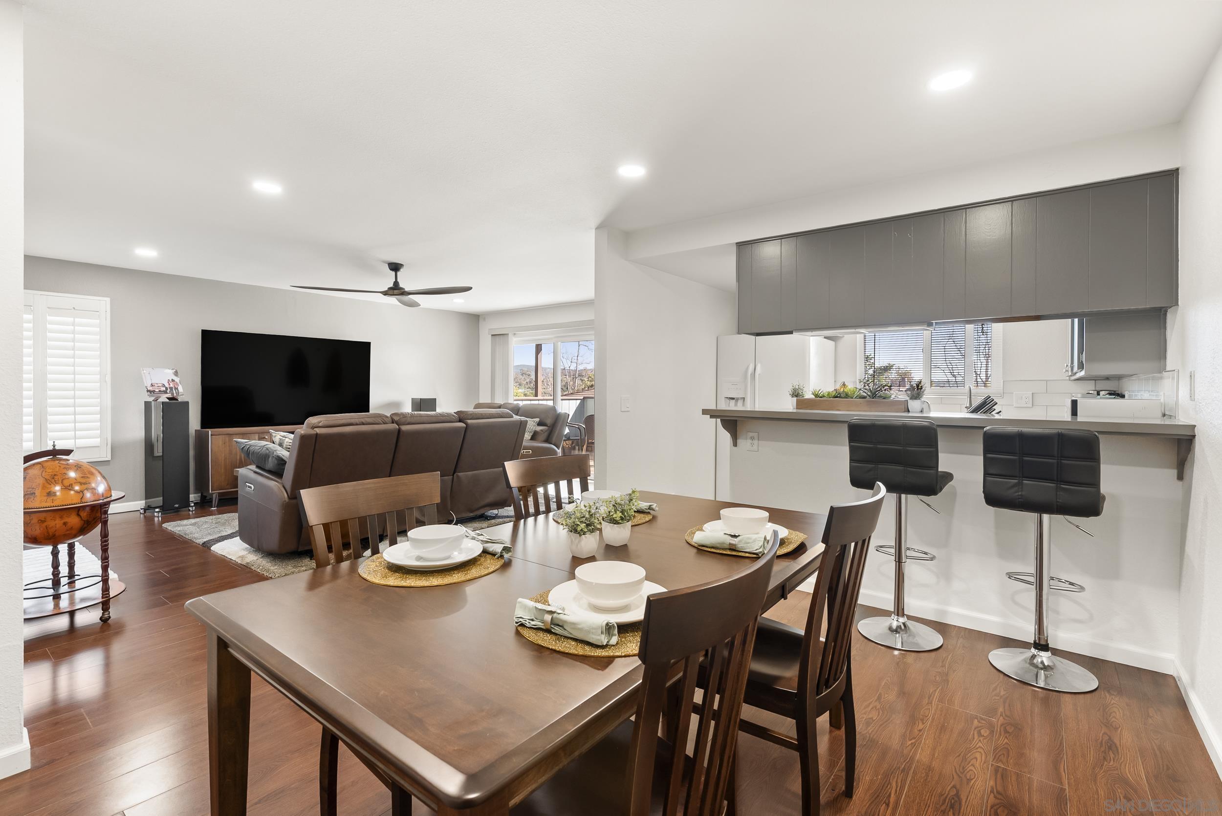 Front Image Thumbnail for SD260005105