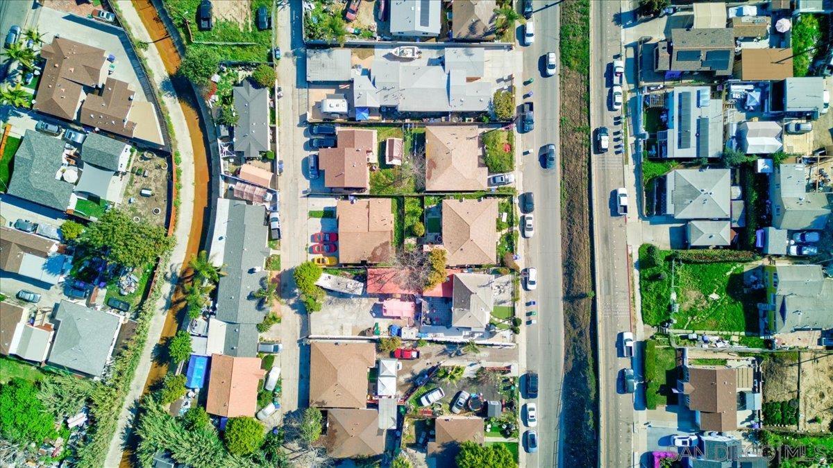 Detail Gallery Image 2 of 31 For 4250-4252  Division, San Diego,  CA 92113 - 9 Beds | 4 Baths