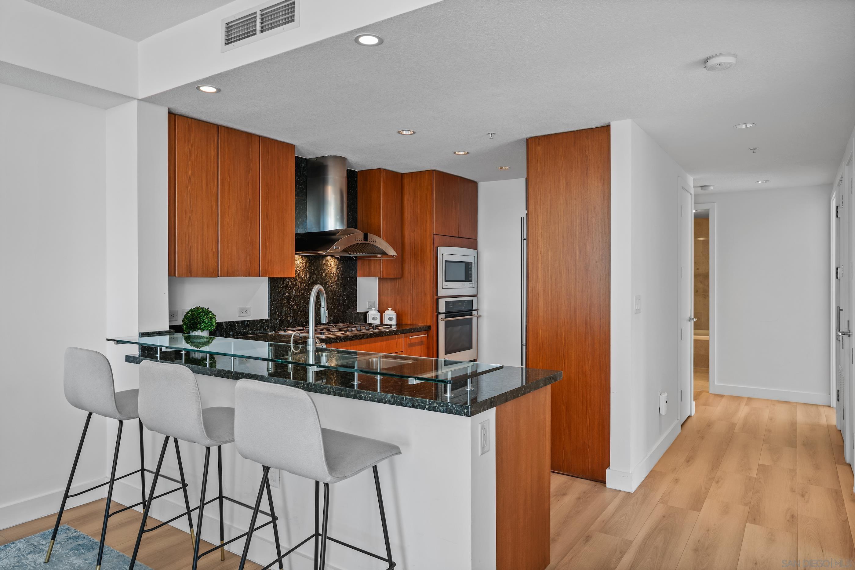 Detail Gallery Image 11 of 38 For 1205  Pacific Hwy  #1505,  San Diego,  CA 92101 - 2 Beds | 2 Baths