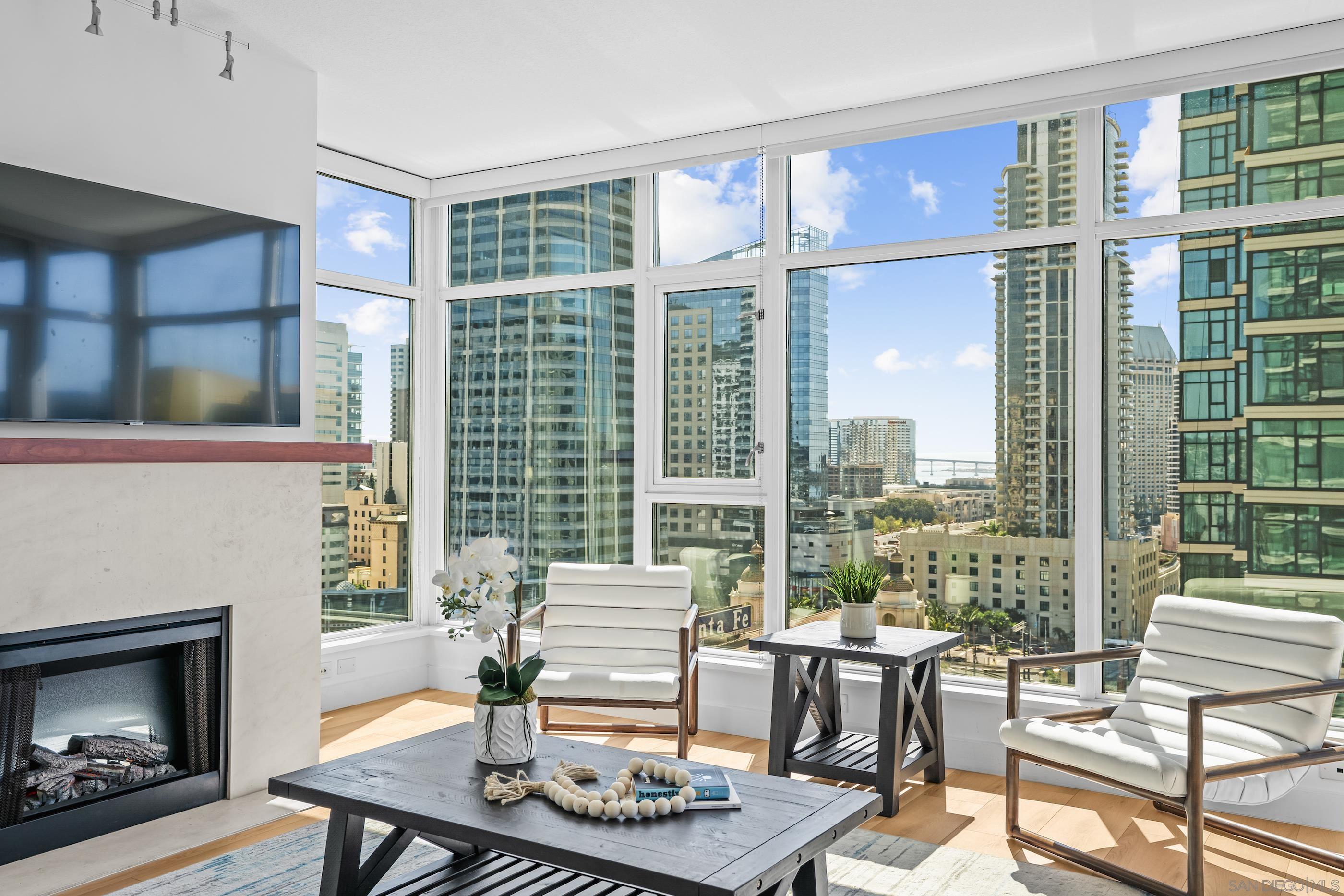 Detail Gallery Image 3 of 38 For 1205  Pacific Hwy  #1505,  San Diego,  CA 92101 - 2 Beds | 2 Baths