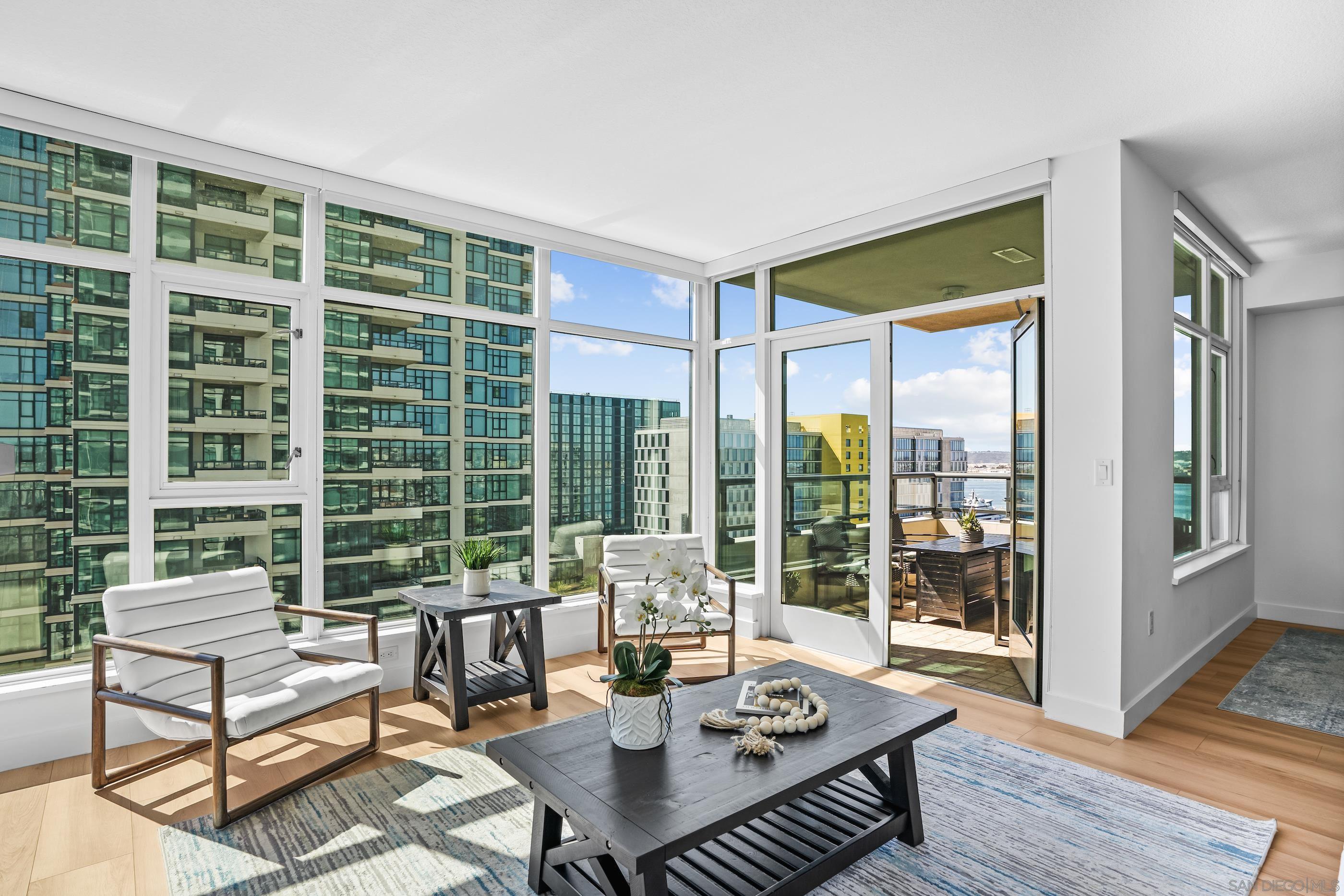 Detail Gallery Image 4 of 38 For 1205  Pacific Hwy  #1505,  San Diego,  CA 92101 - 2 Beds | 2 Baths