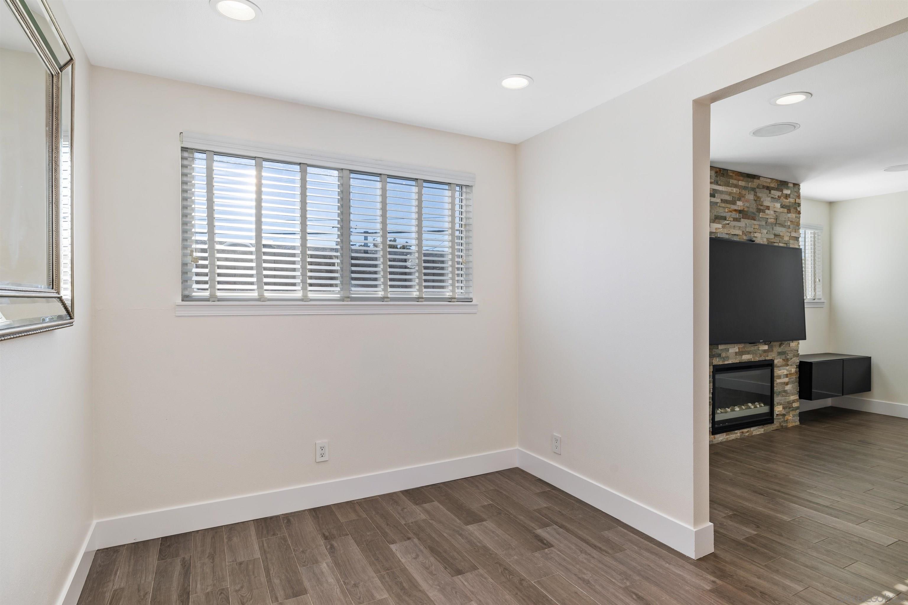 Detail Gallery Image 11 of 29 For 3708  Ben St, San Diego,  CA 92111 - 3 Beds | 2 Baths
