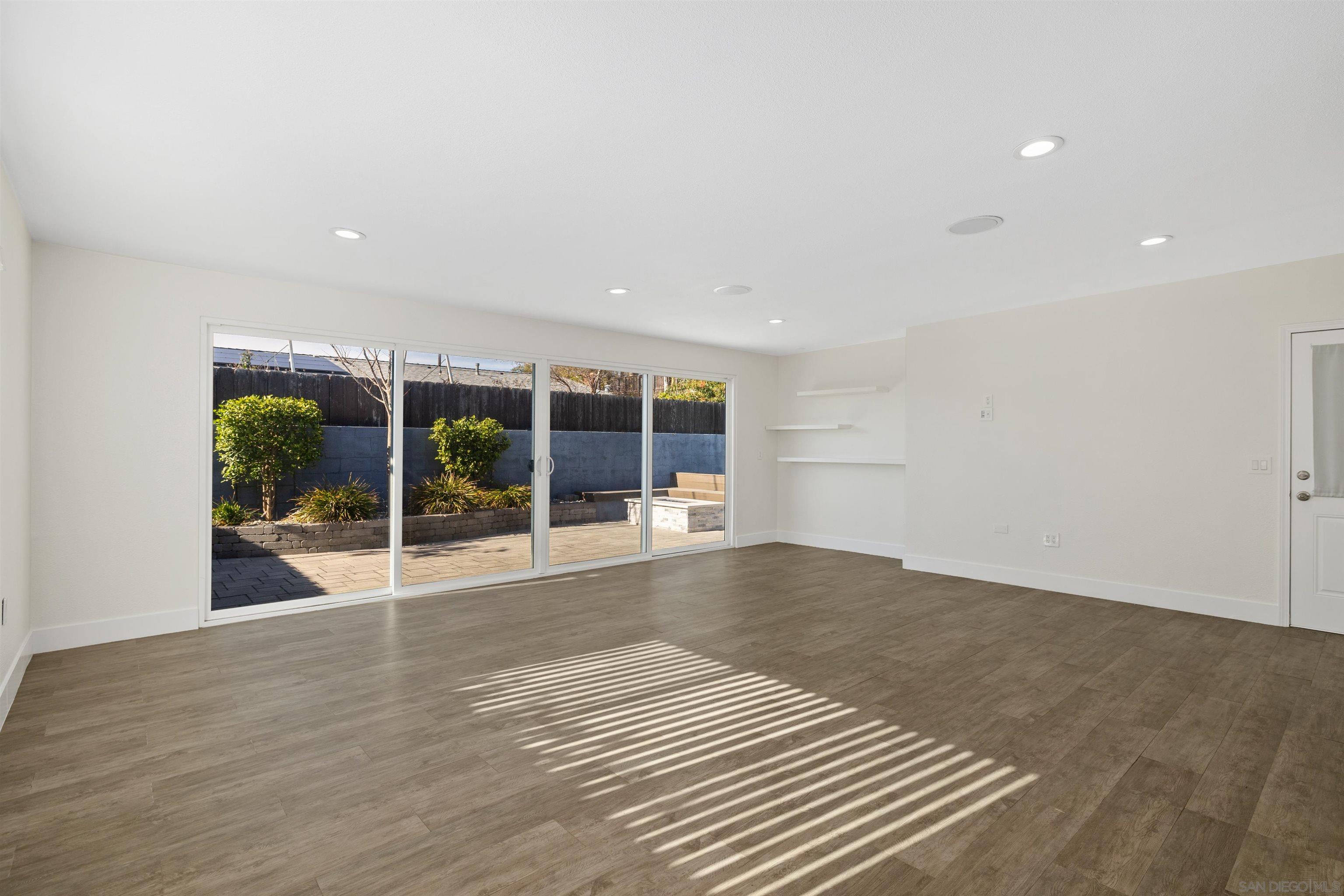 Detail Gallery Image 16 of 29 For 3708  Ben St, San Diego,  CA 92111 - 3 Beds | 2 Baths