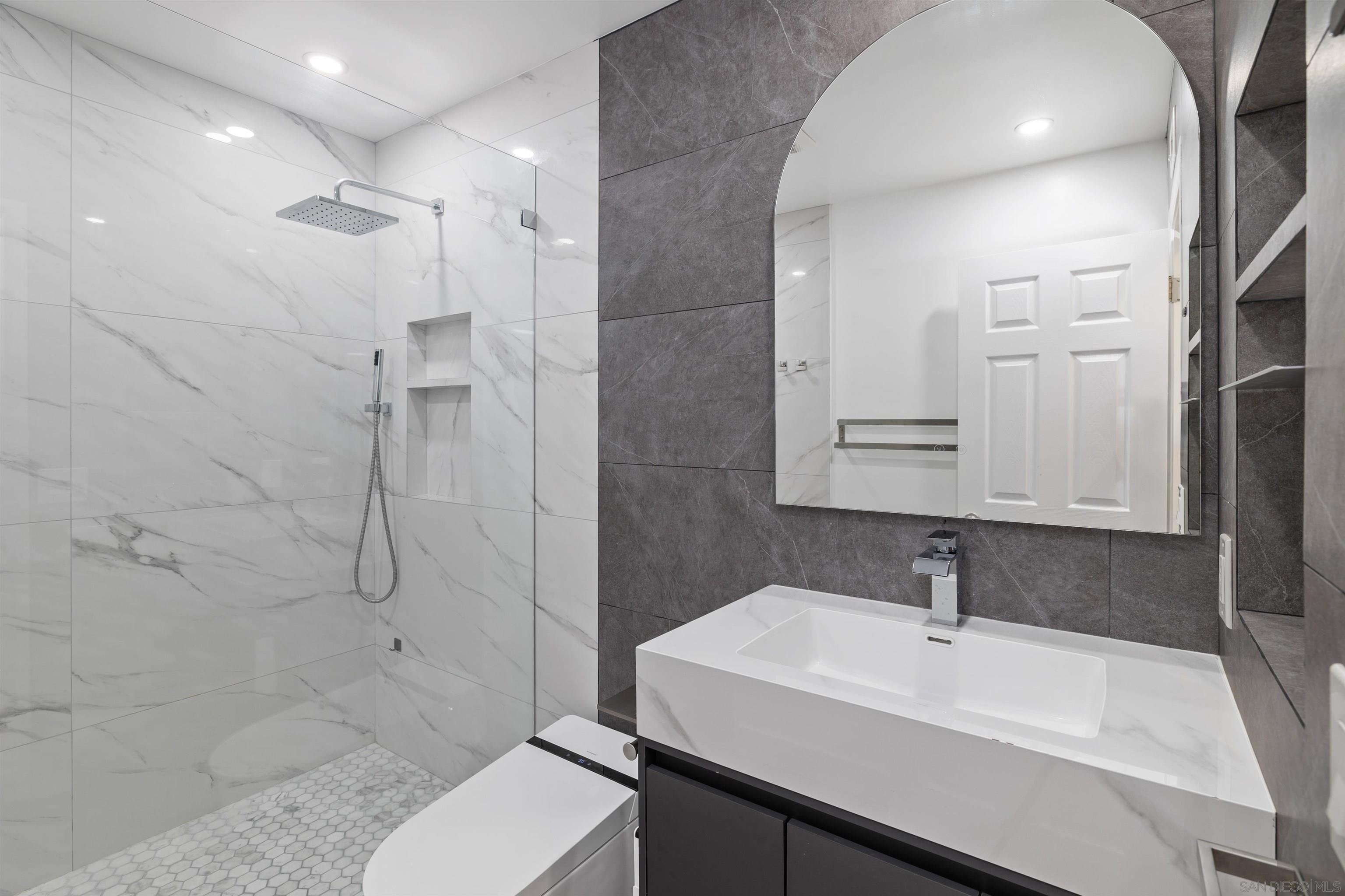 Detail Gallery Image 18 of 29 For 3708  Ben St, San Diego,  CA 92111 - 3 Beds | 2 Baths