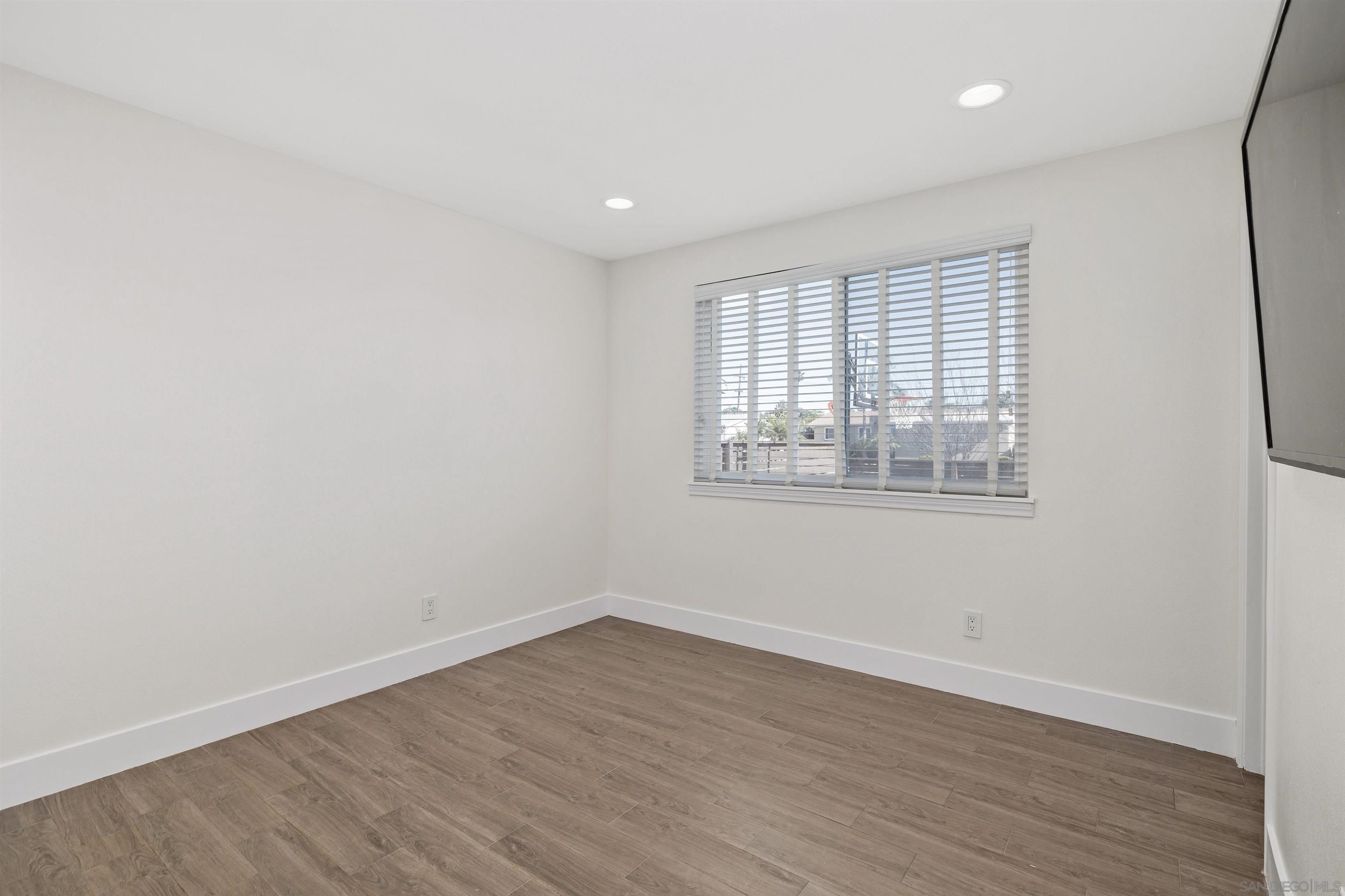 Detail Gallery Image 19 of 29 For 3708  Ben St, San Diego,  CA 92111 - 3 Beds | 2 Baths