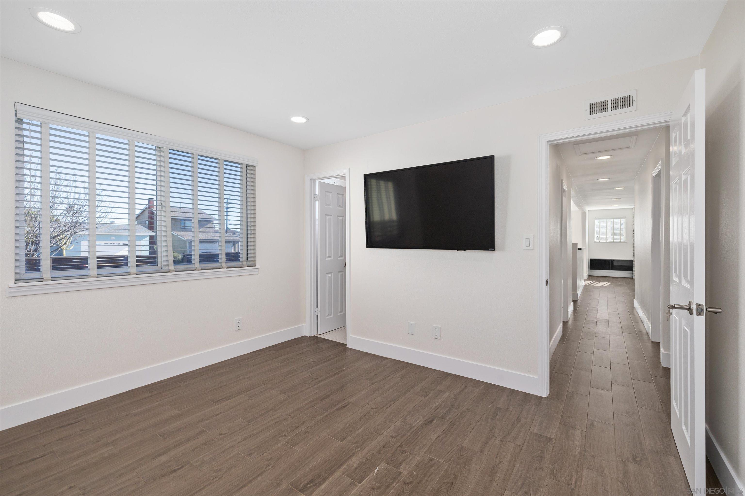Detail Gallery Image 20 of 29 For 3708  Ben St, San Diego,  CA 92111 - 3 Beds | 2 Baths
