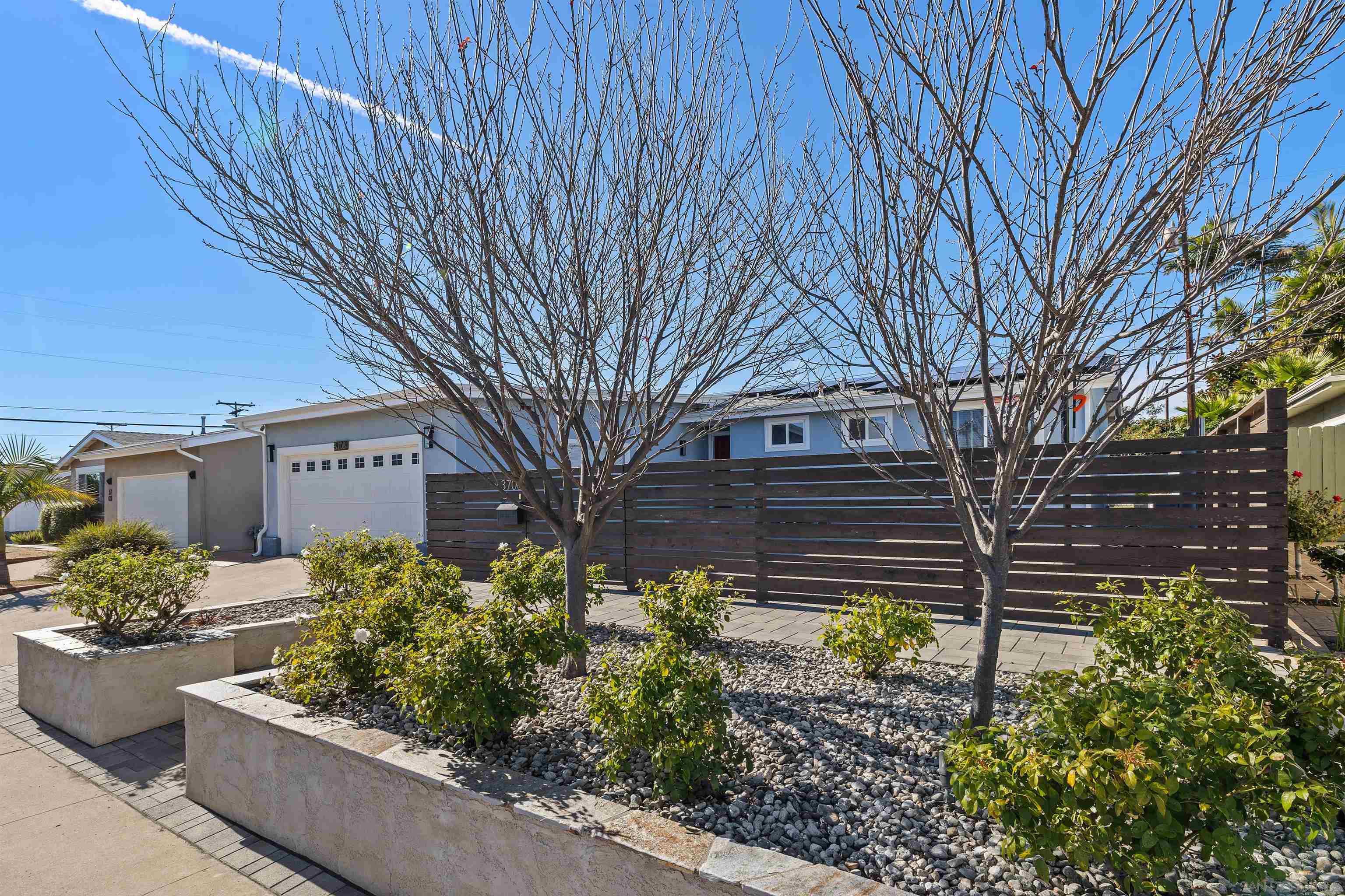 Detail Gallery Image 3 of 29 For 3708  Ben St, San Diego,  CA 92111 - 3 Beds | 2 Baths