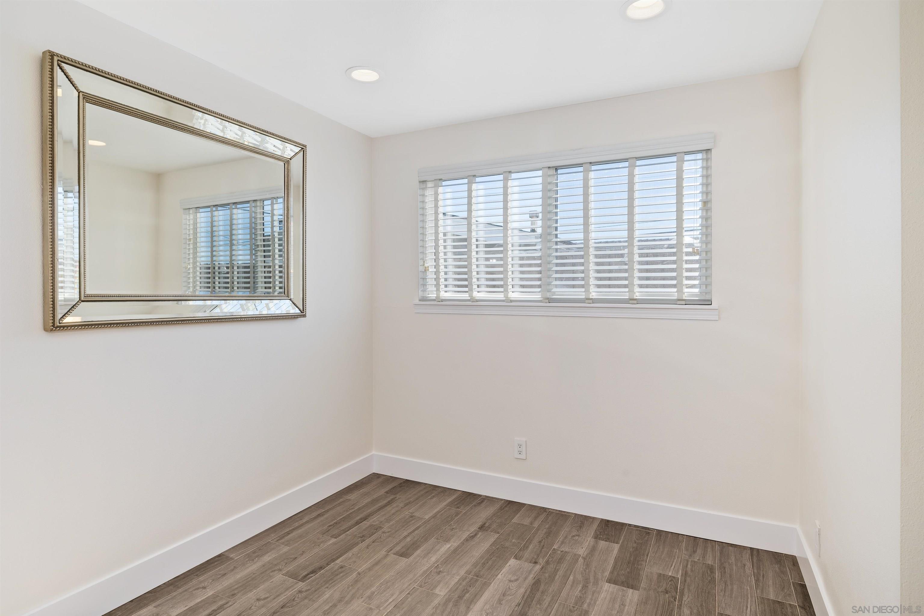 Detail Gallery Image 10 of 29 For 3708  Ben St, San Diego,  CA 92111 - 3 Beds | 2 Baths