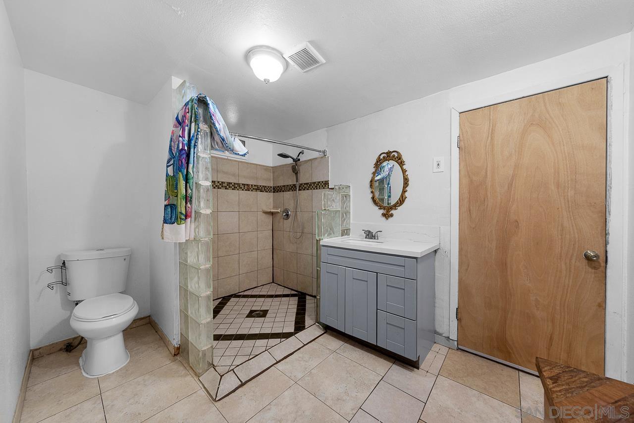 Detail Gallery Image 12 of 46 For 1465  S 40th St., San Diego,  CA 92113 - 5 Beds | 3 Baths